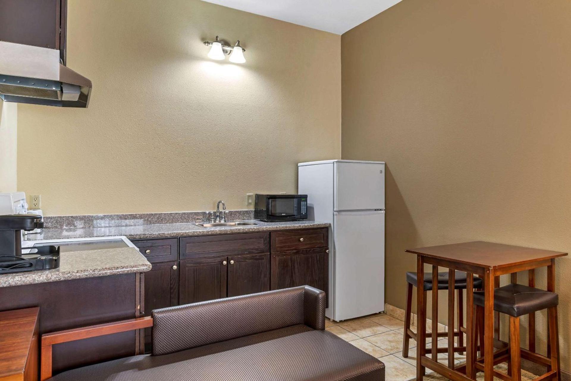 Comfort Suites Eugene University photo 7
