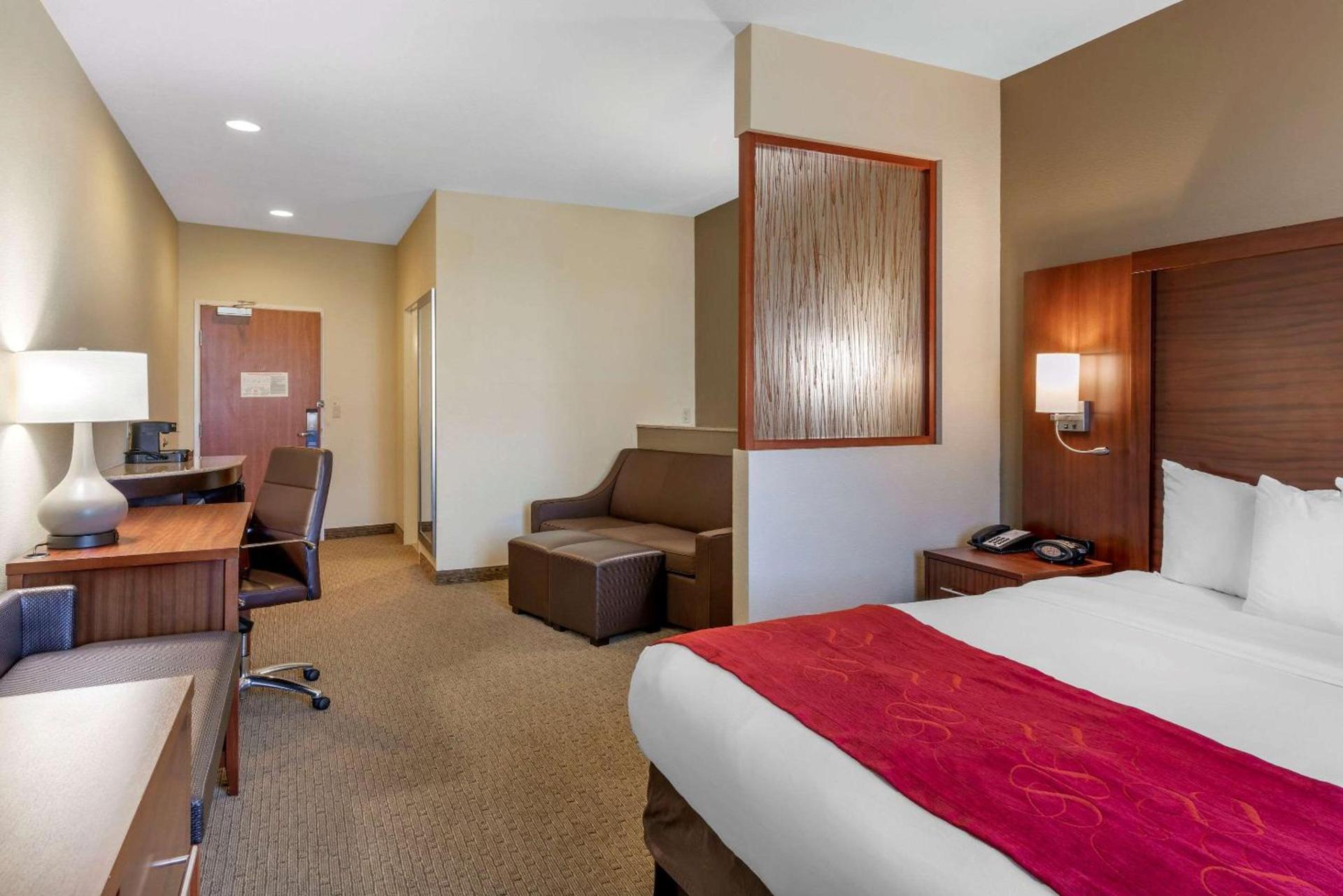 Comfort Suites Eugene University photo 11