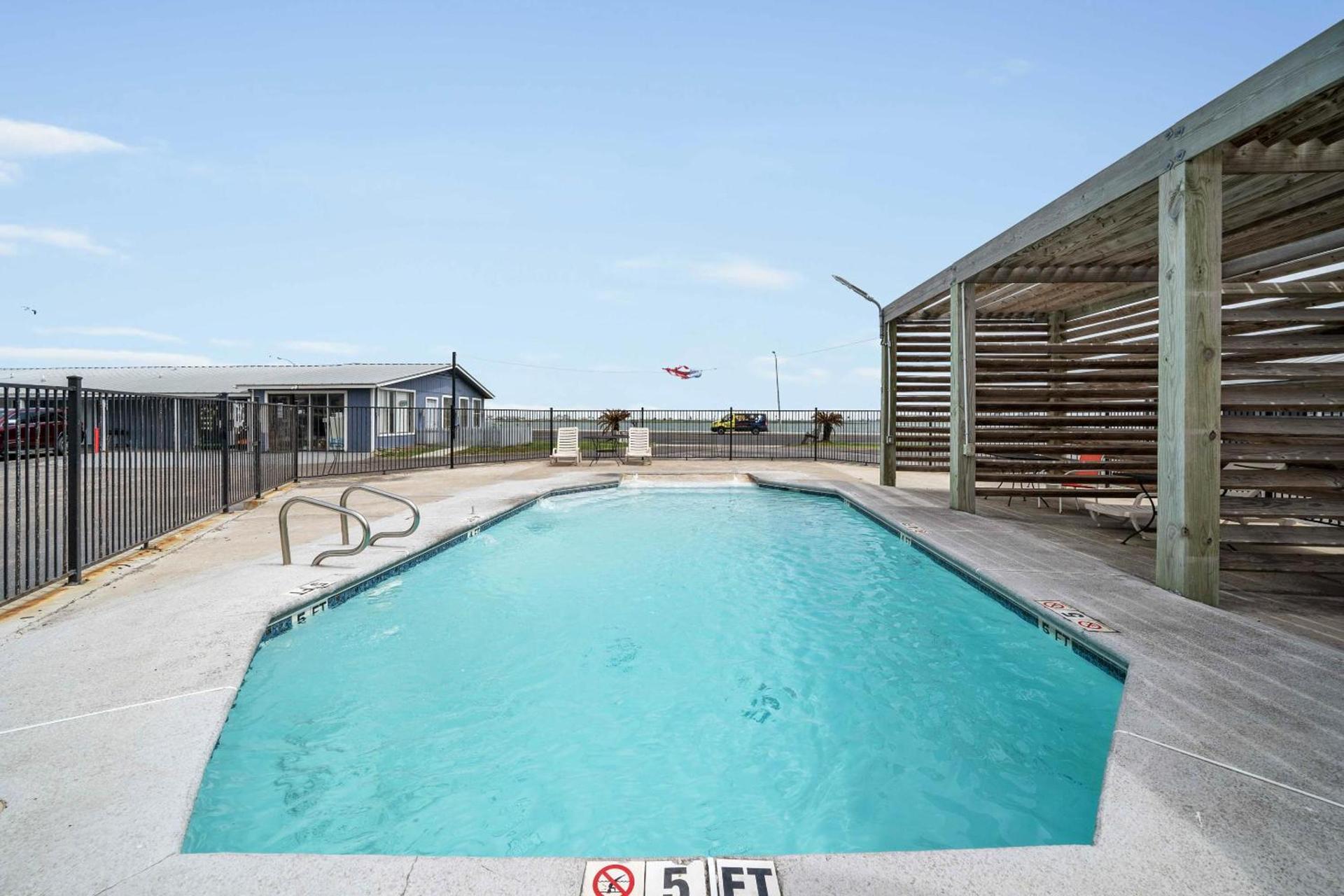 OYO Hotel Rockport- Bay View photo 4