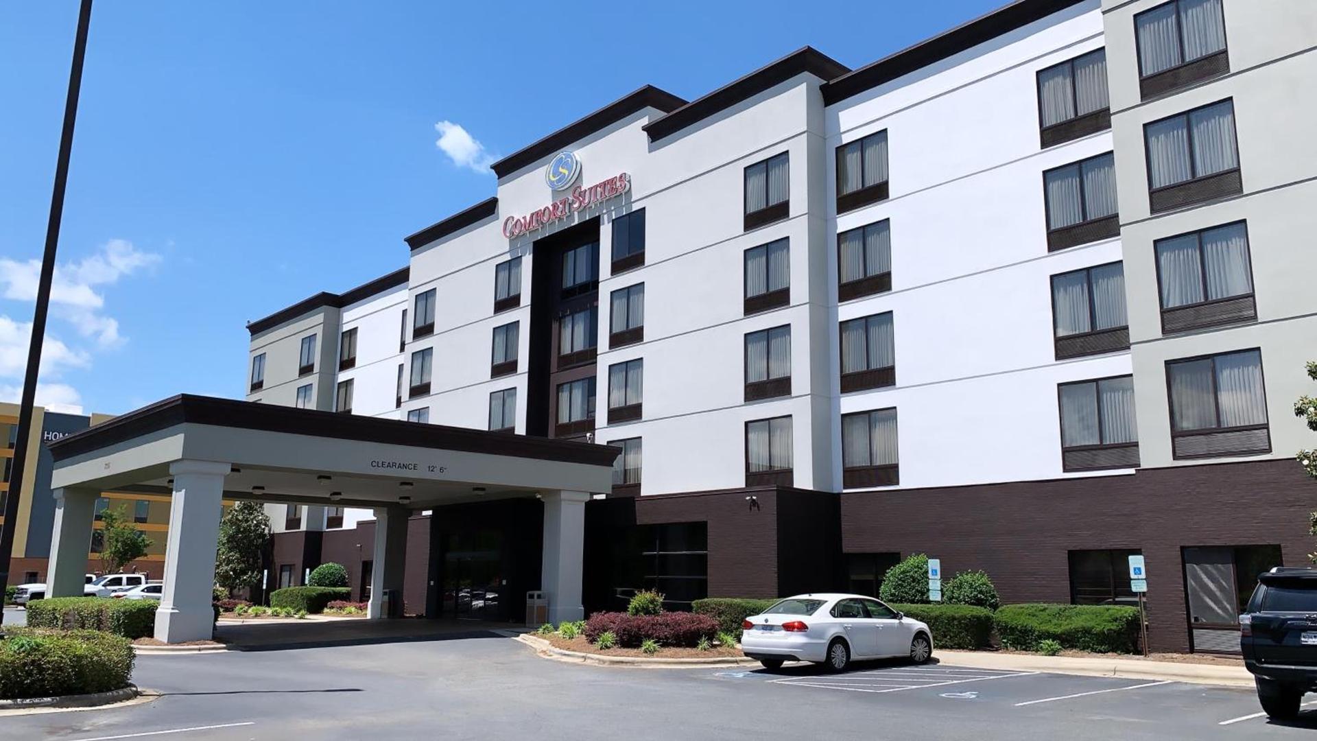 Comfort Suites Northlake photo 39