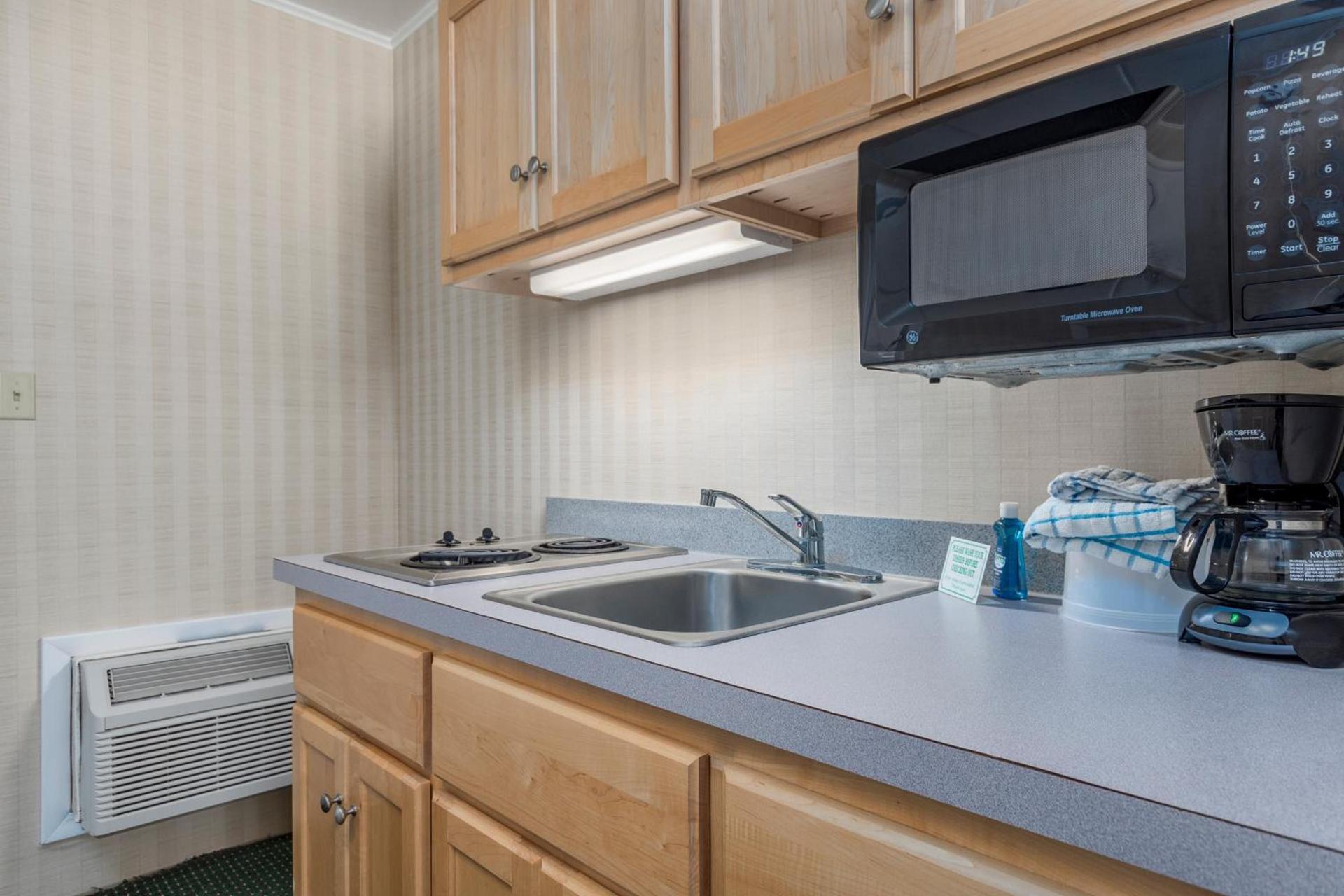 Kokomo Suites photo 11