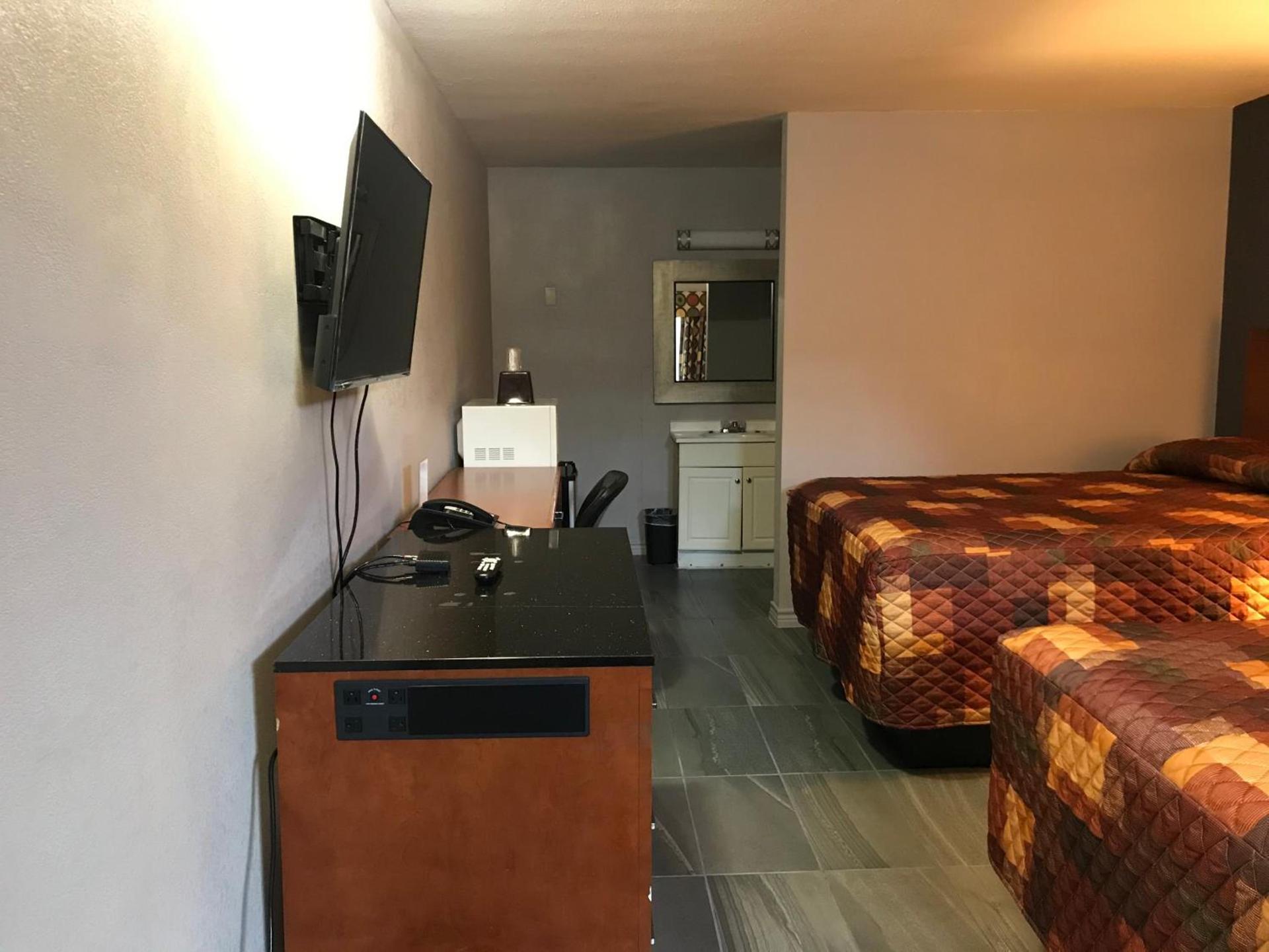 Budget Inn & Suites photo 22