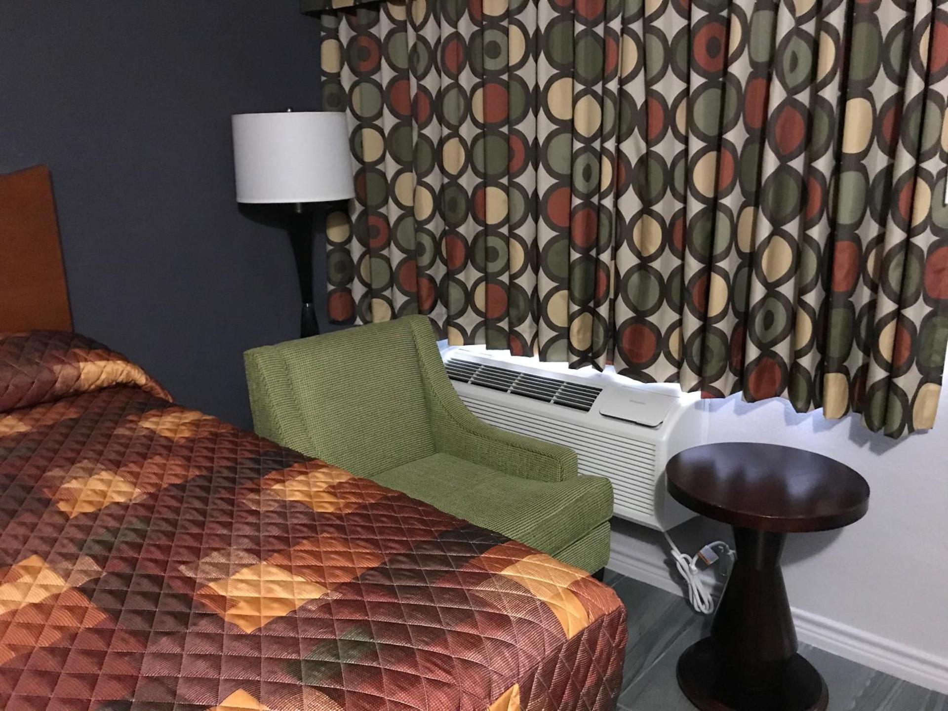 Budget Inn & Suites photo 18