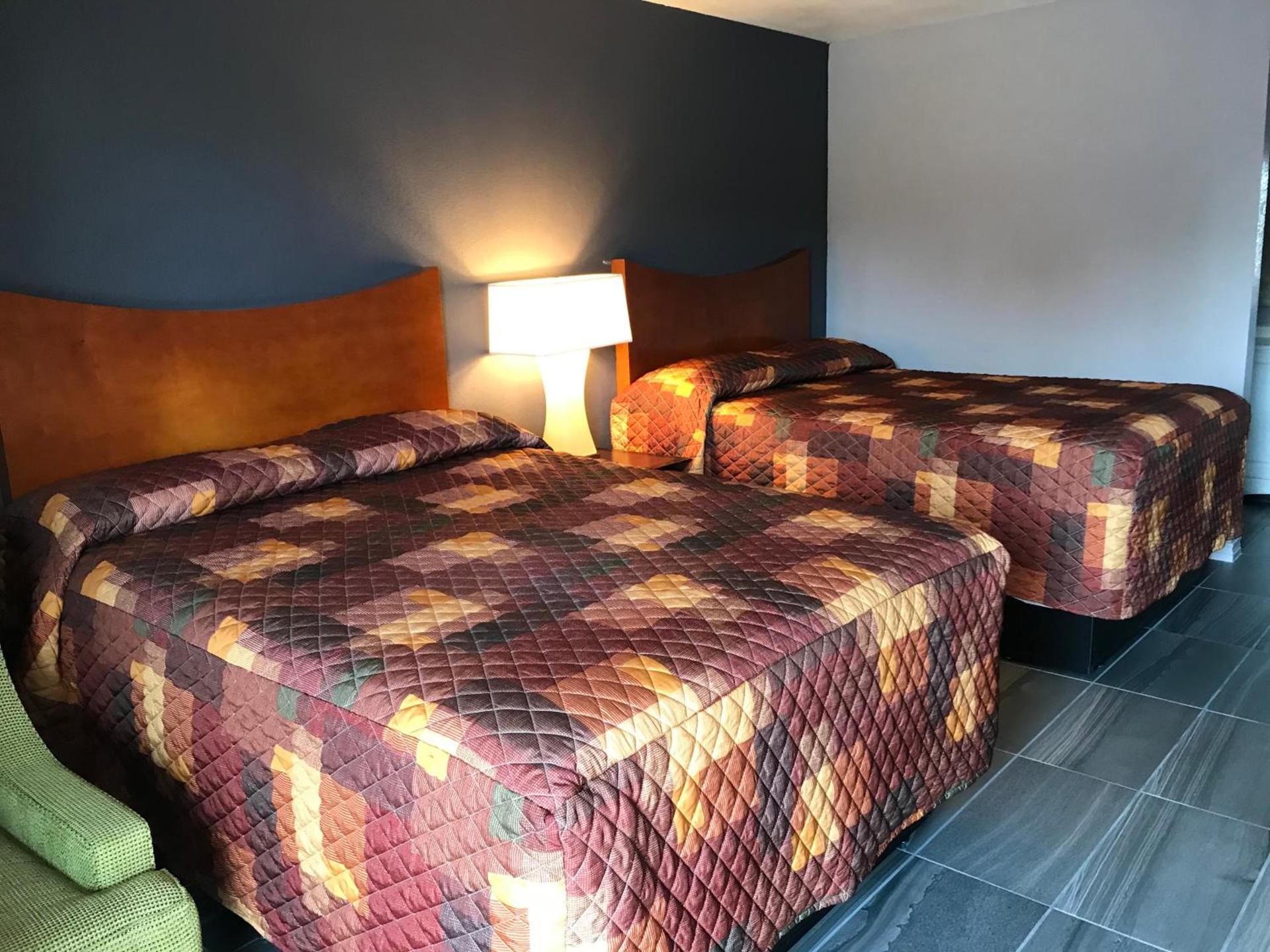 Budget Inn & Suites photo 17