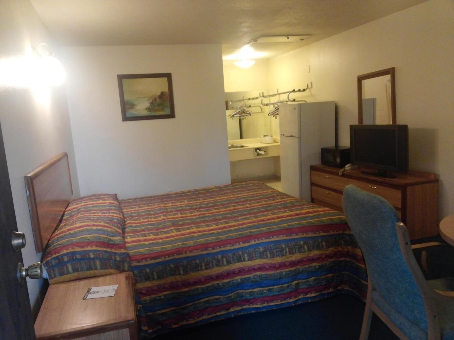 Evergreen Inn photo 3