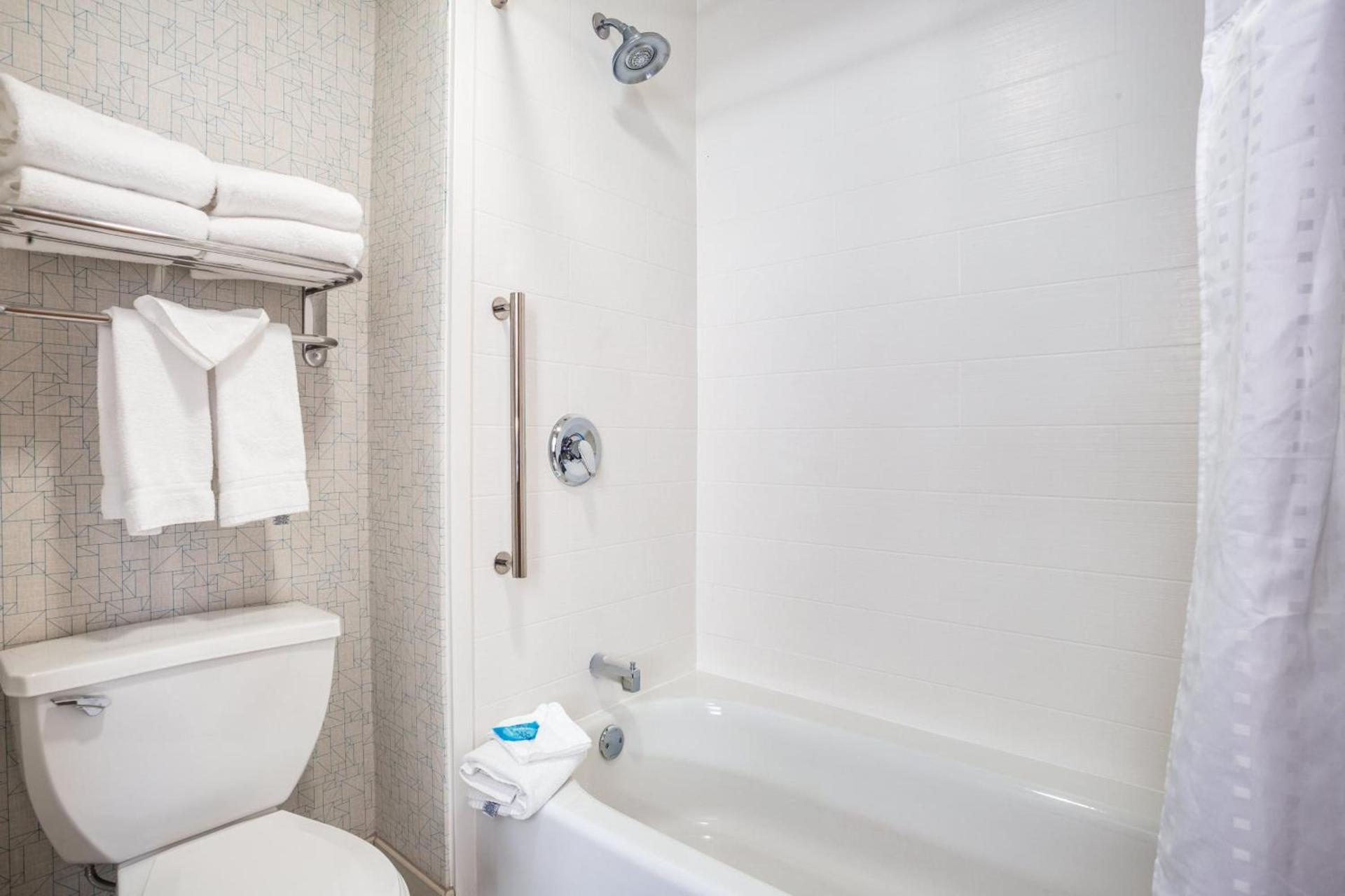 Holiday Inn Express Wisconsin Dells by IHG photo 5
