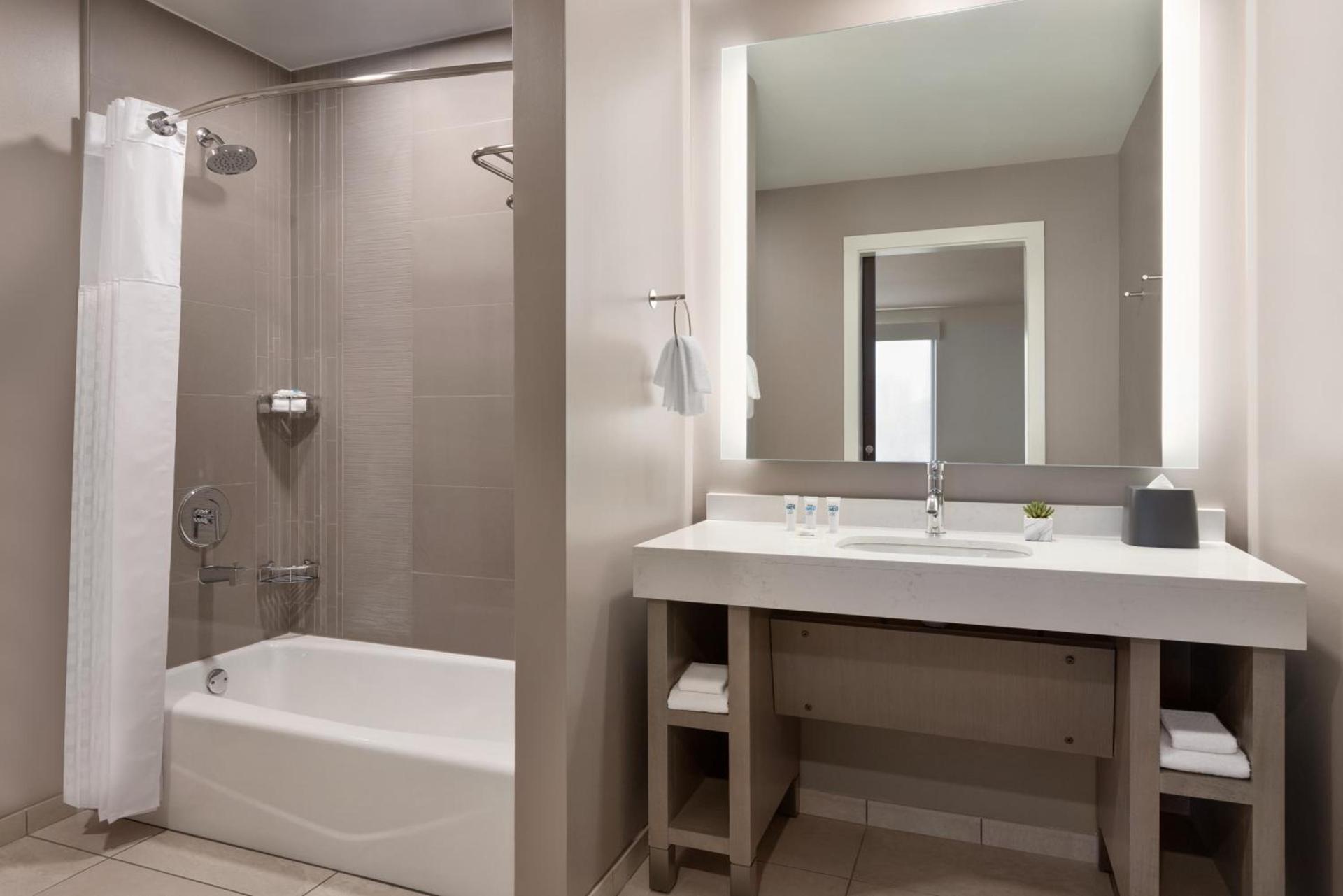 Hyatt House Atlanta Perimeter Center photo 54
