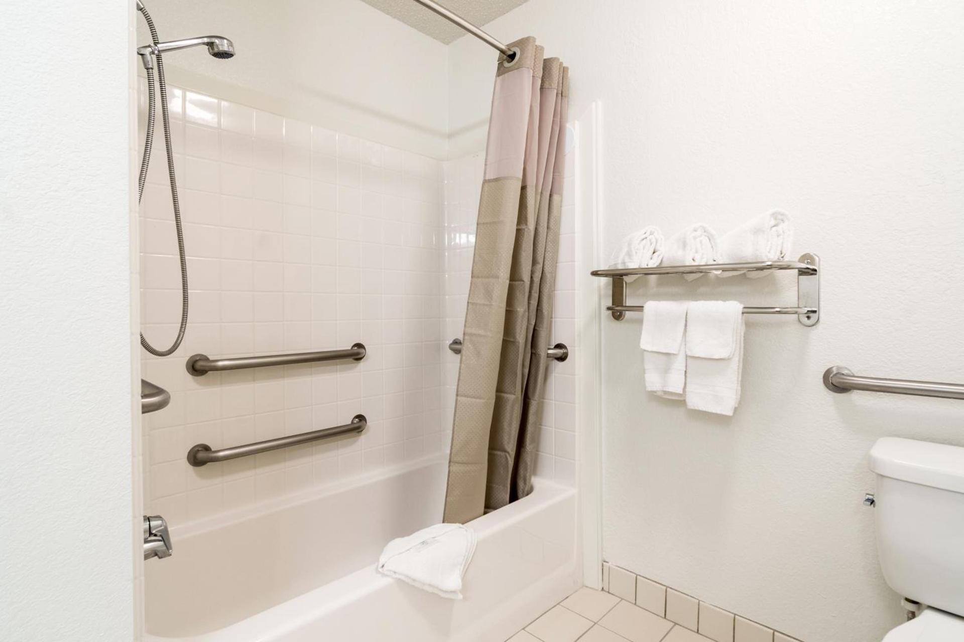Studio 6-Plano, TX - Dallas - Plano Medical Center photo 31