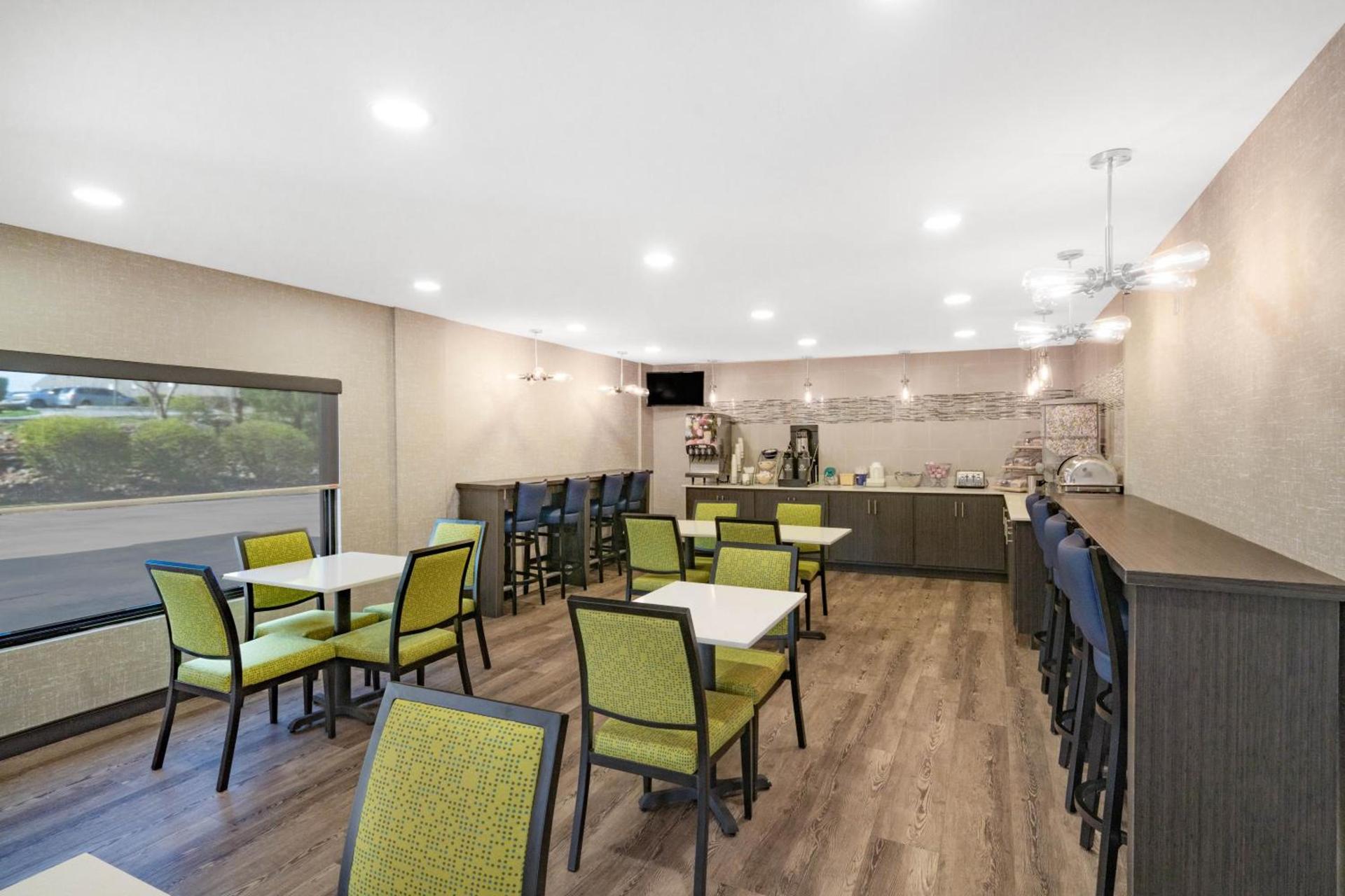 Days Inn by Wyndham Cookeville photo 18