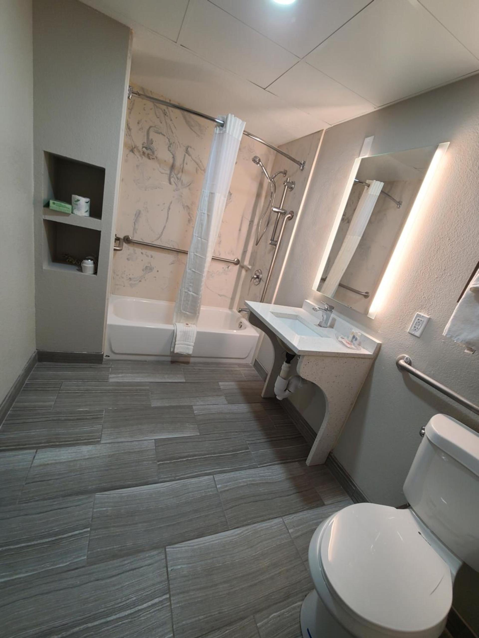 Comfort Inn Boston Milford photo 25