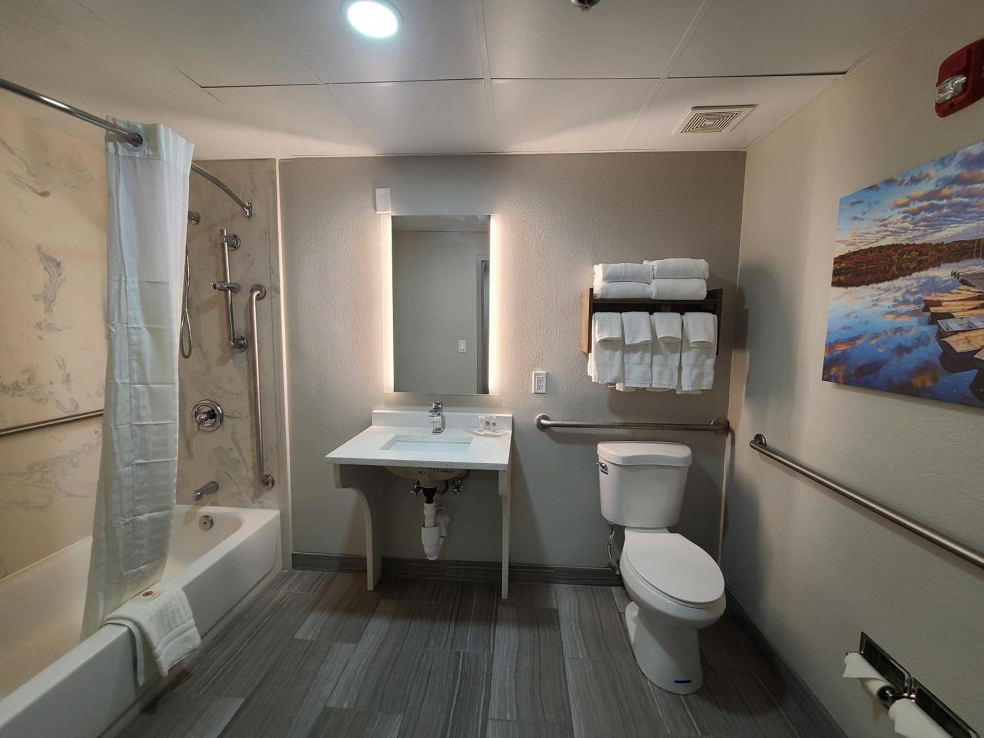 Comfort Inn Boston Milford photo 8