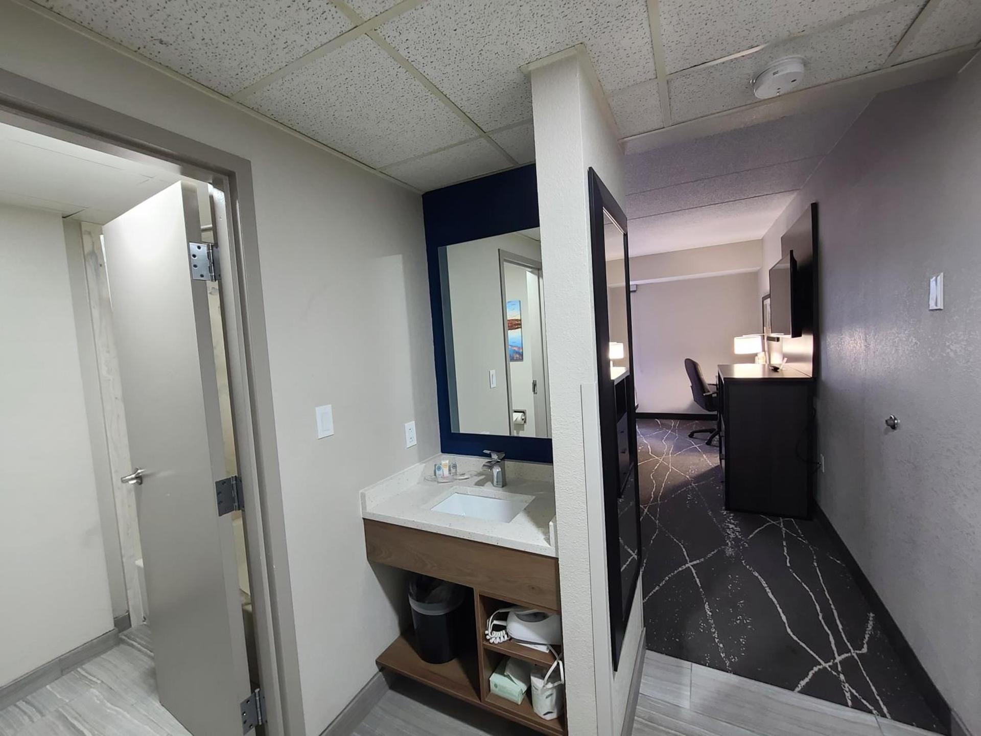 Comfort Inn Boston Milford photo 23