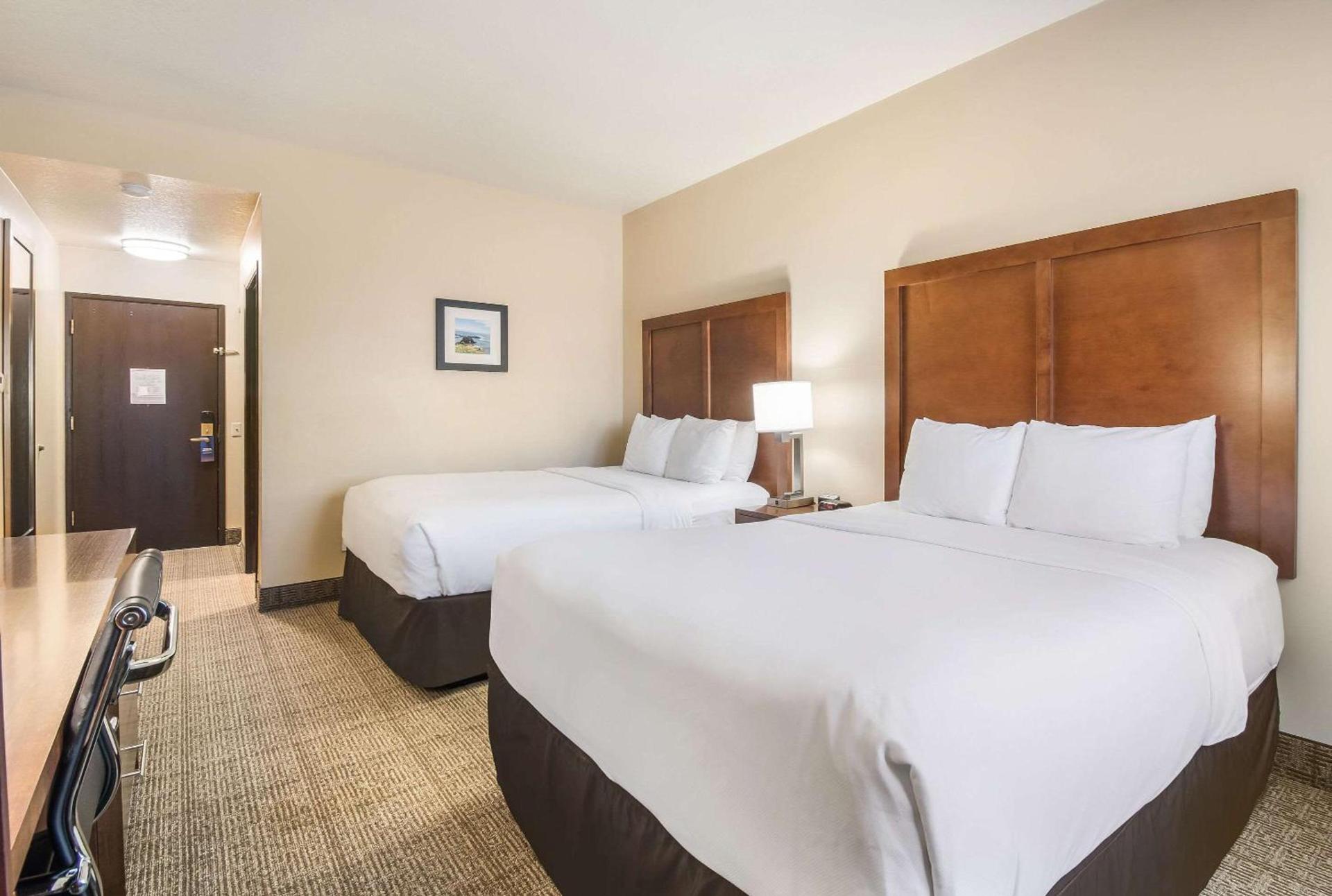 Comfort Inn Newport photo 3