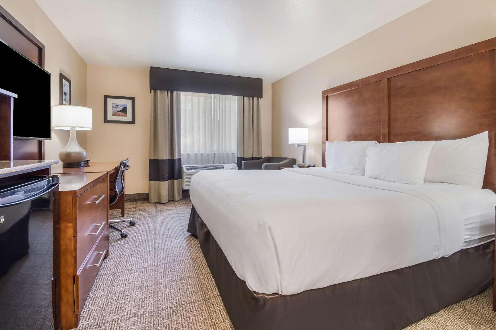 Comfort Inn Newport photo 6