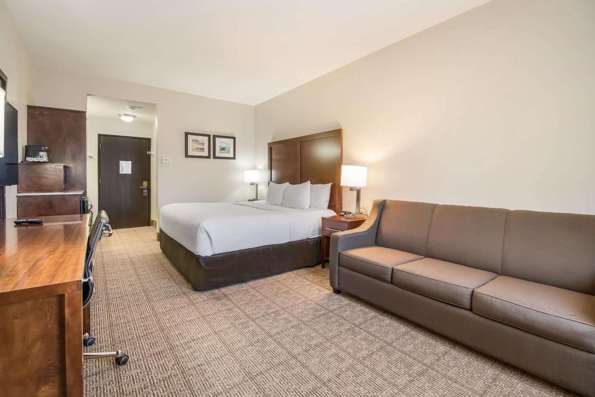 Comfort Inn Newport photo 13