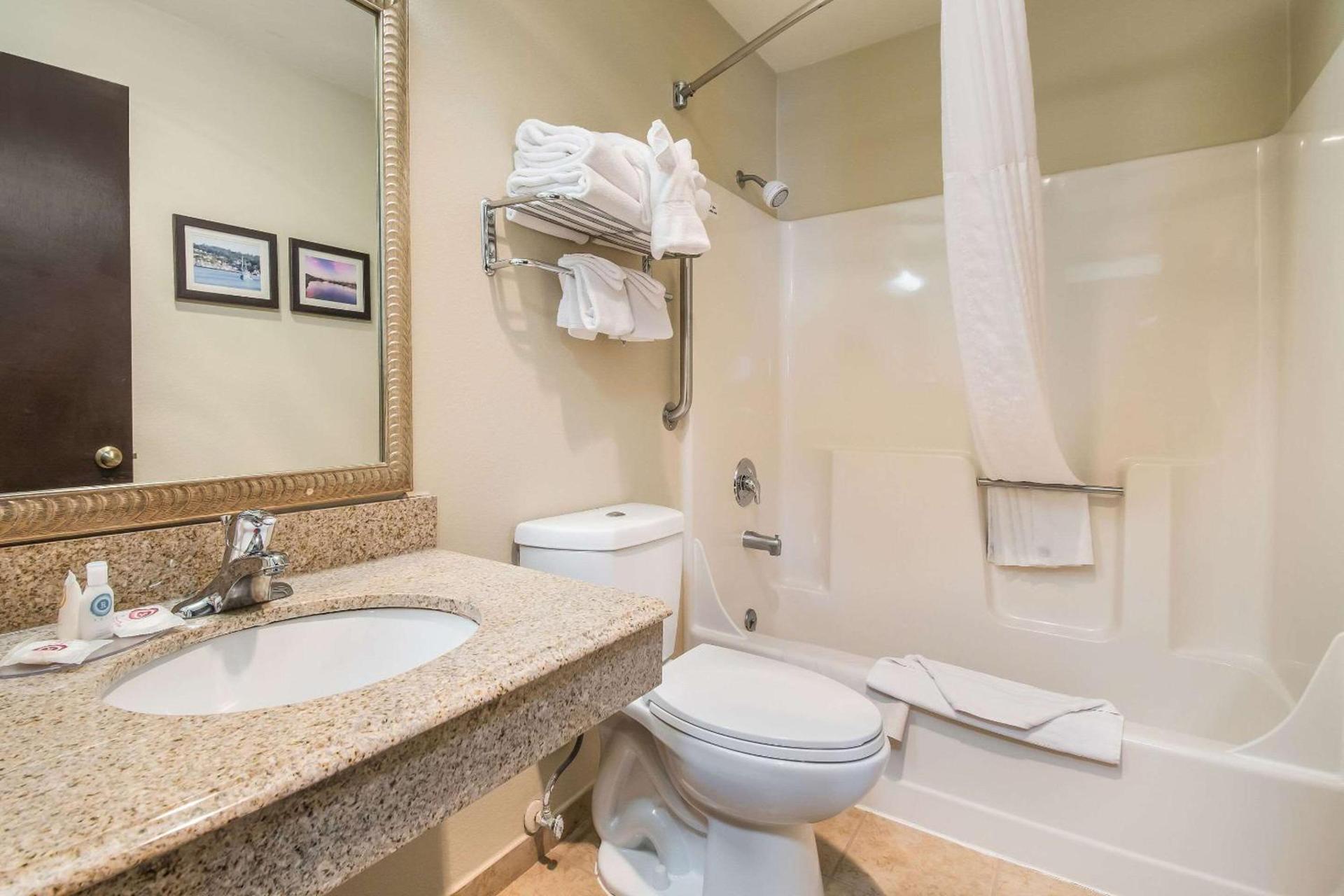 Comfort Inn Newport photo 19