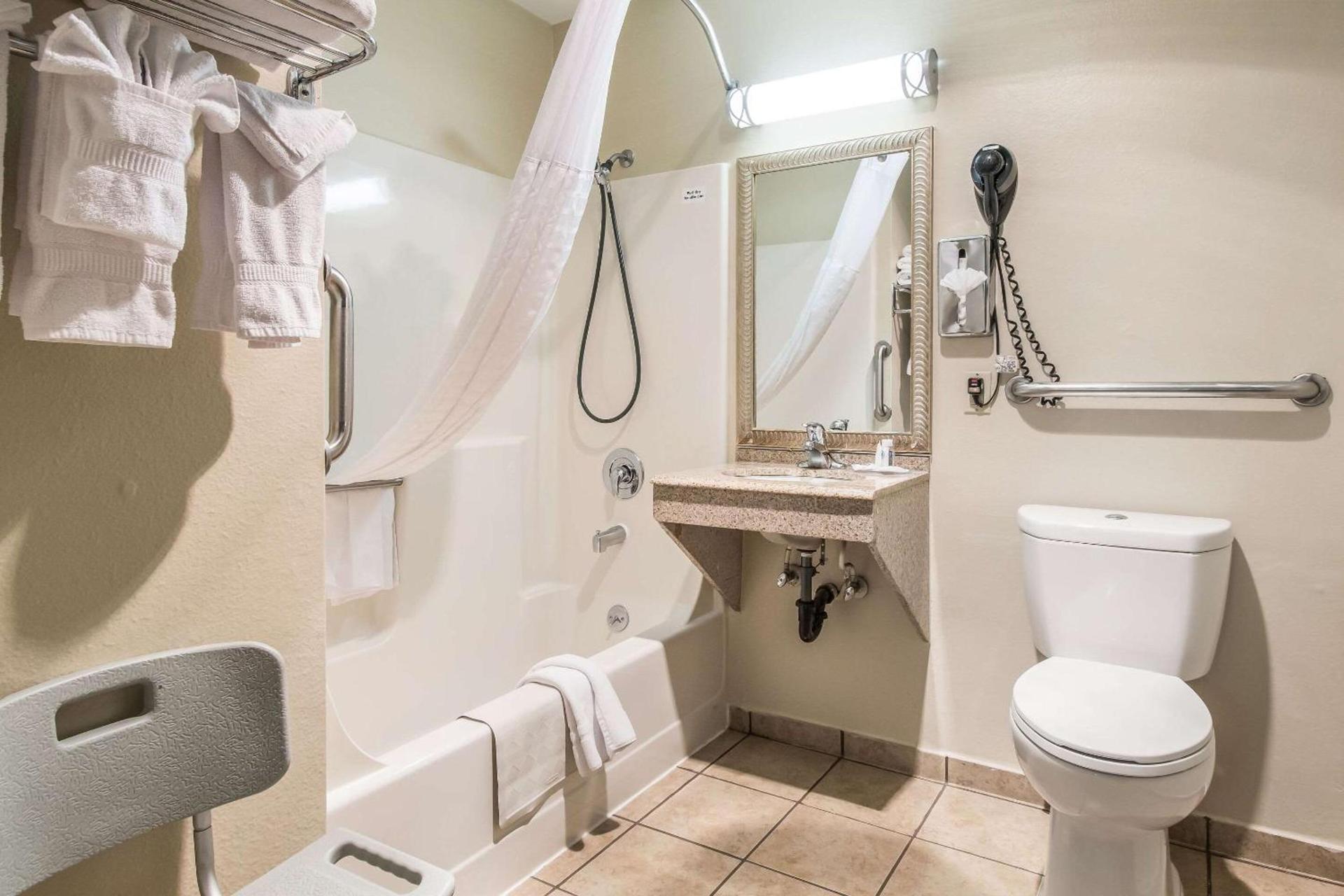 Comfort Inn Newport photo 20