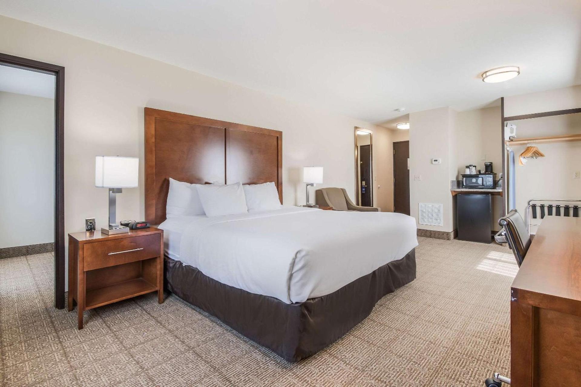 Comfort Inn Newport photo 22