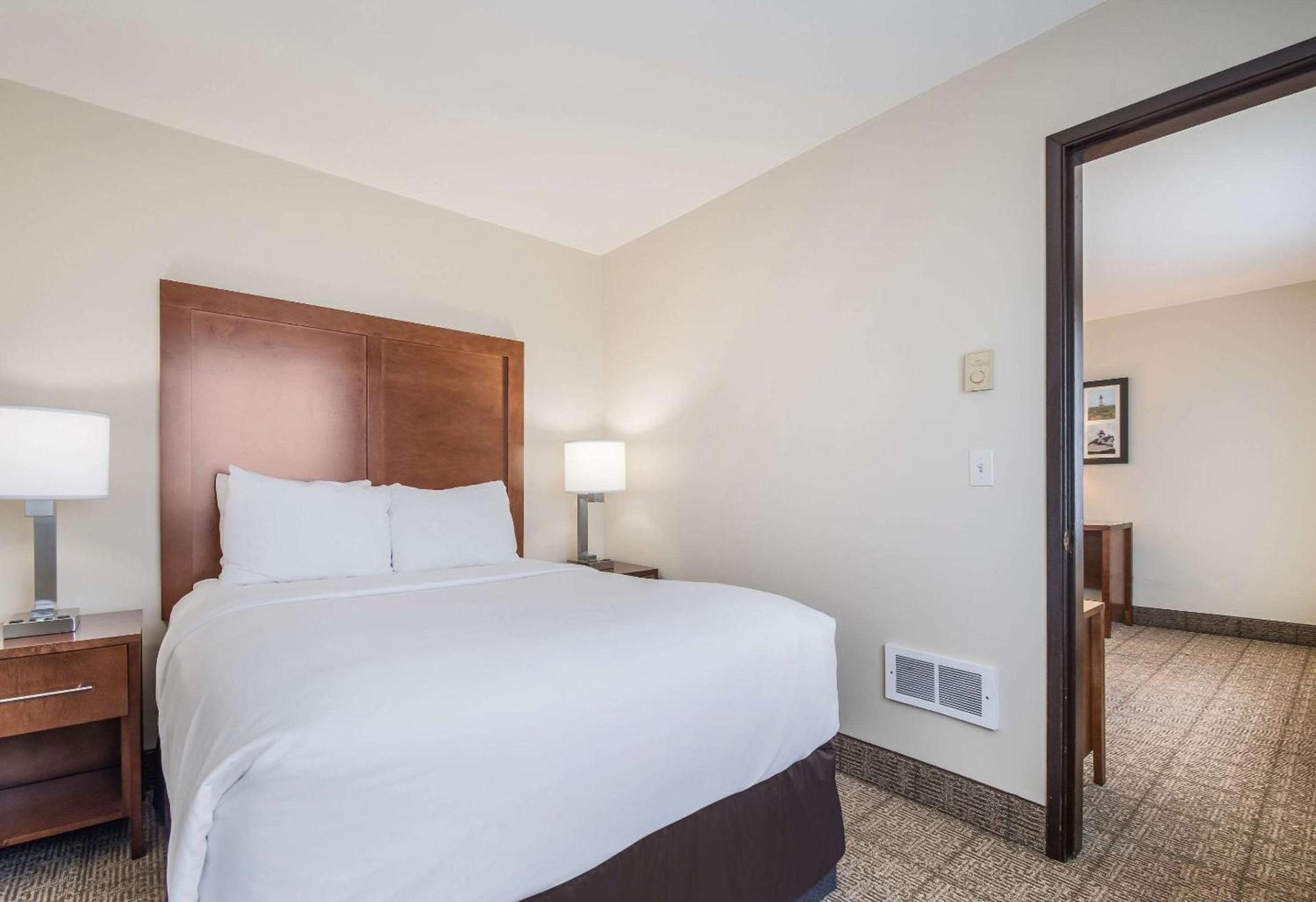 Comfort Inn Newport photo 27