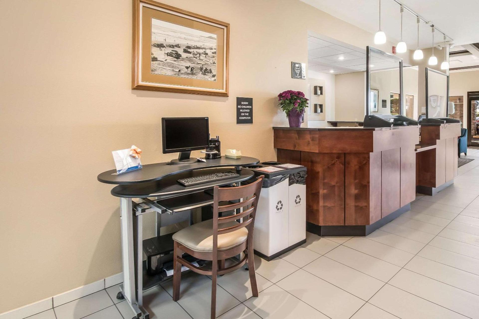 Comfort Inn Newport photo 30