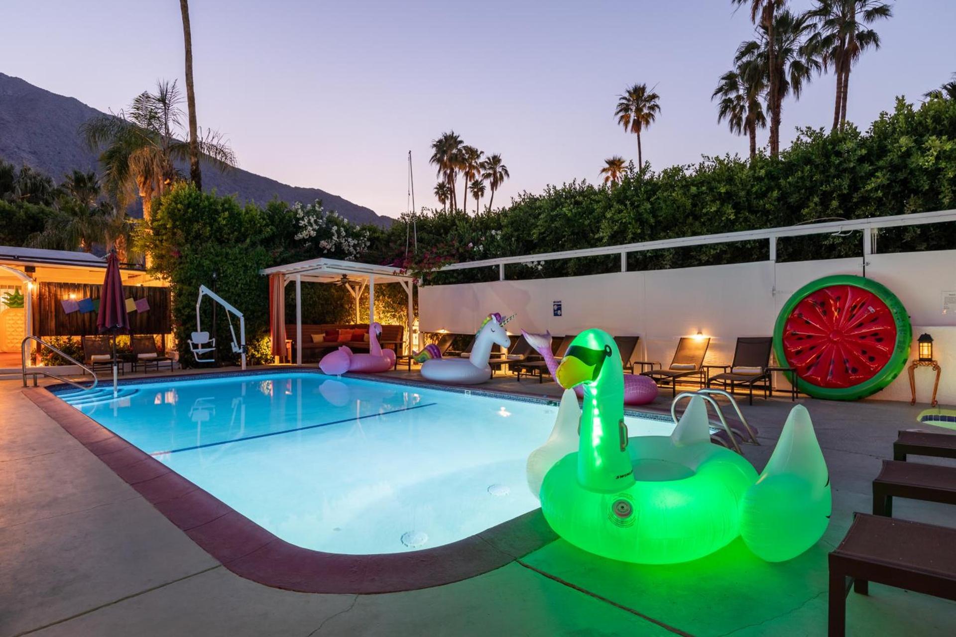 Float Palm Springs - Adults Only photo 11