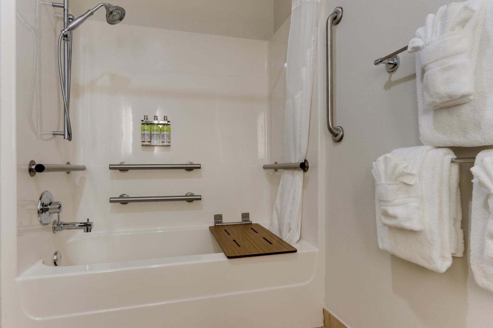 Holiday Inn Express Hotel & Suites Dayton-Centerville by IHG photo 23
