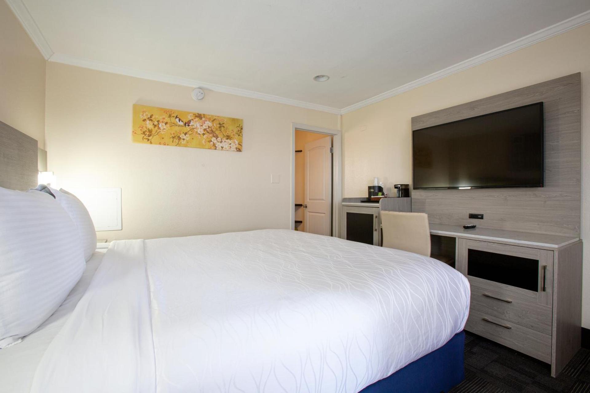 Hotel Aspen Flagstaff/ Grand Canyon InnSuites photo 11