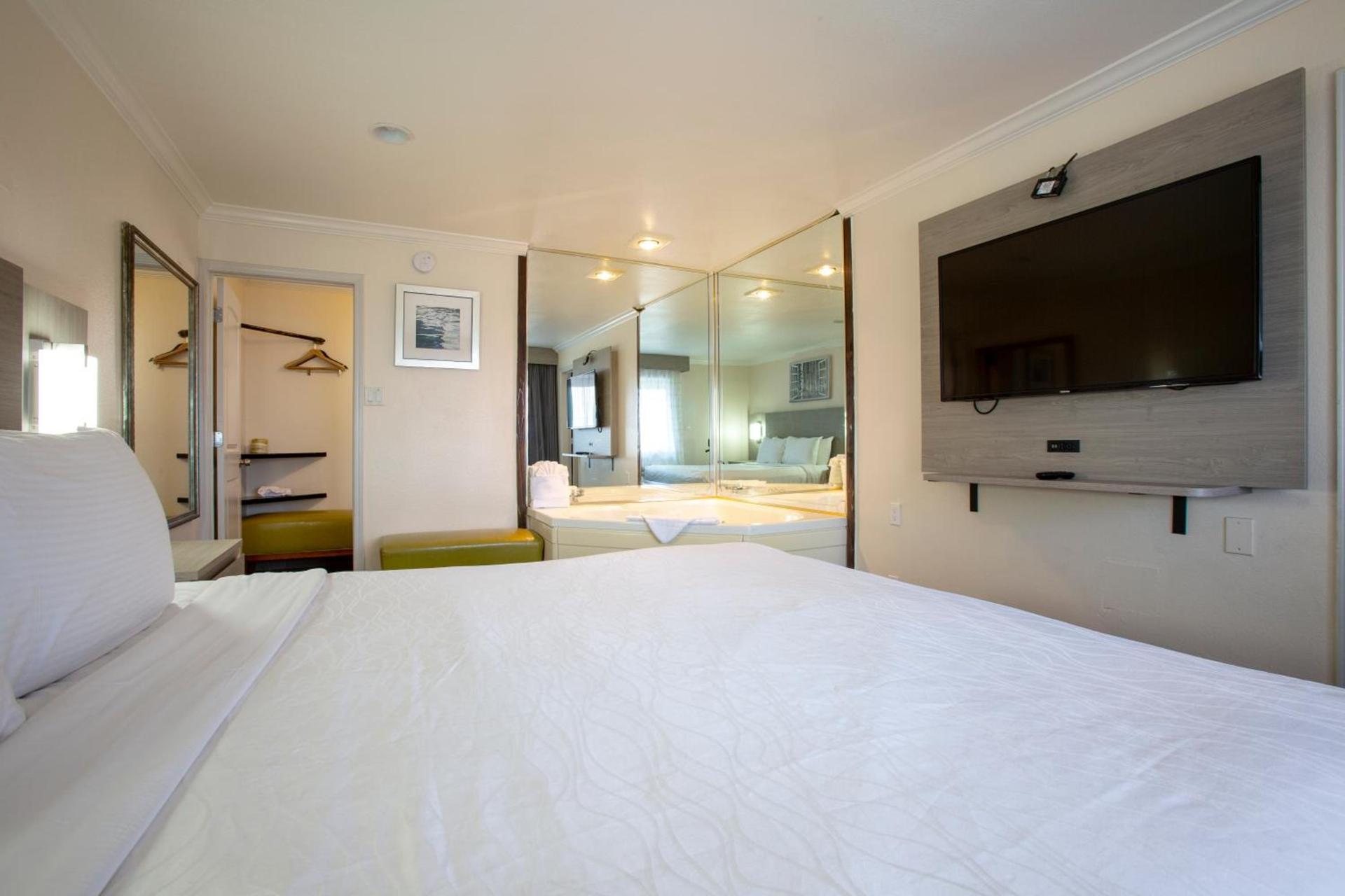 Hotel Aspen Flagstaff/ Grand Canyon InnSuites photo 23