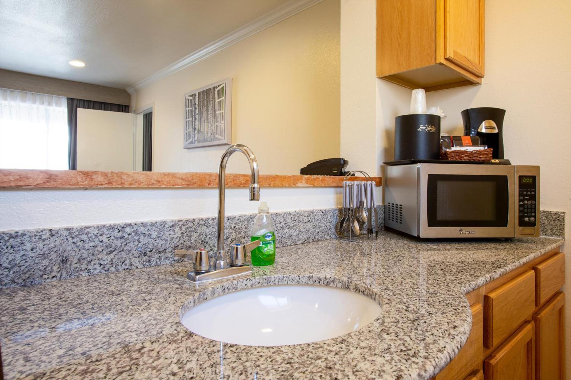 Hotel Aspen Flagstaff/ Grand Canyon InnSuites photo 21
