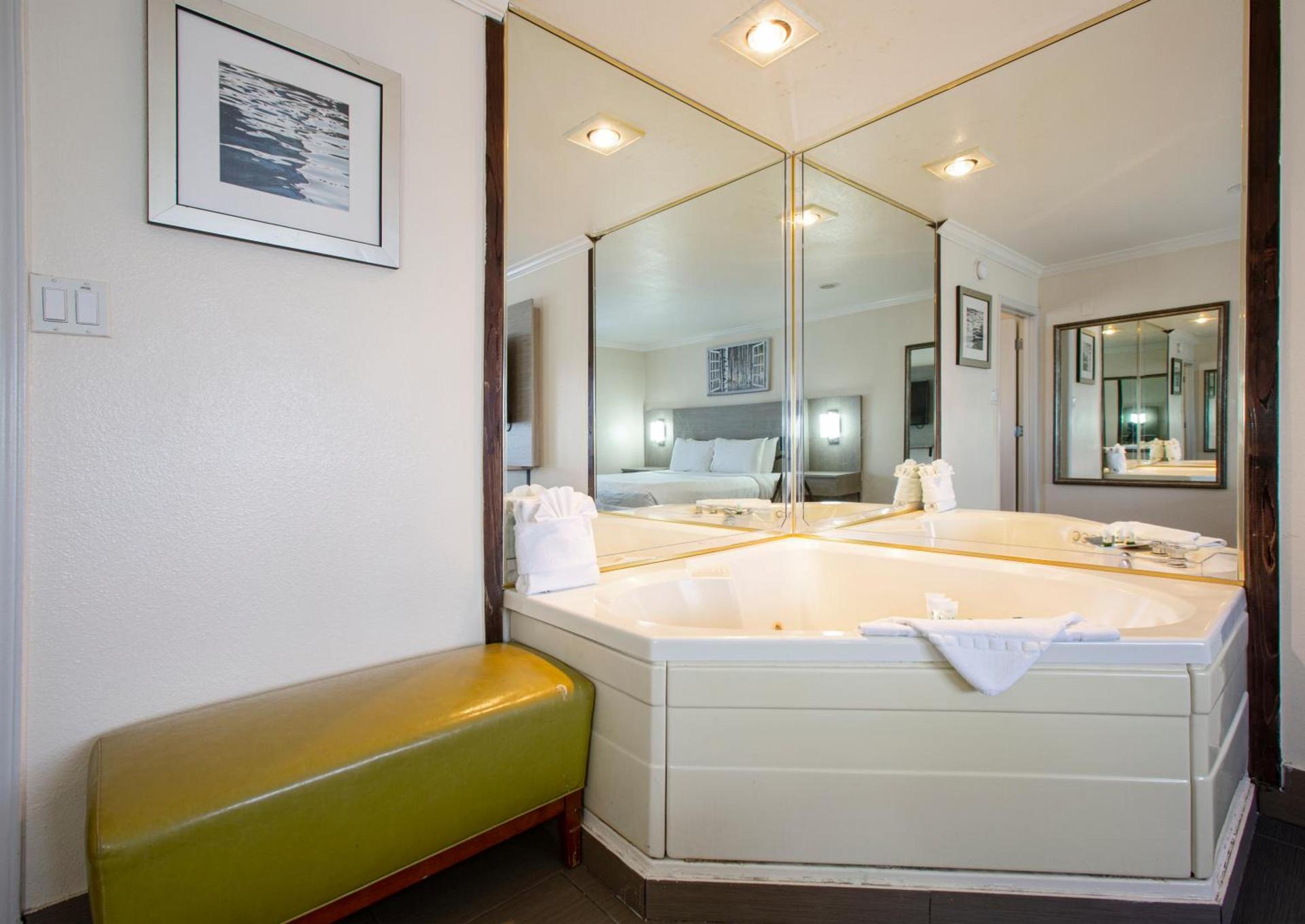 Hotel Aspen Flagstaff/ Grand Canyon InnSuites photo 10