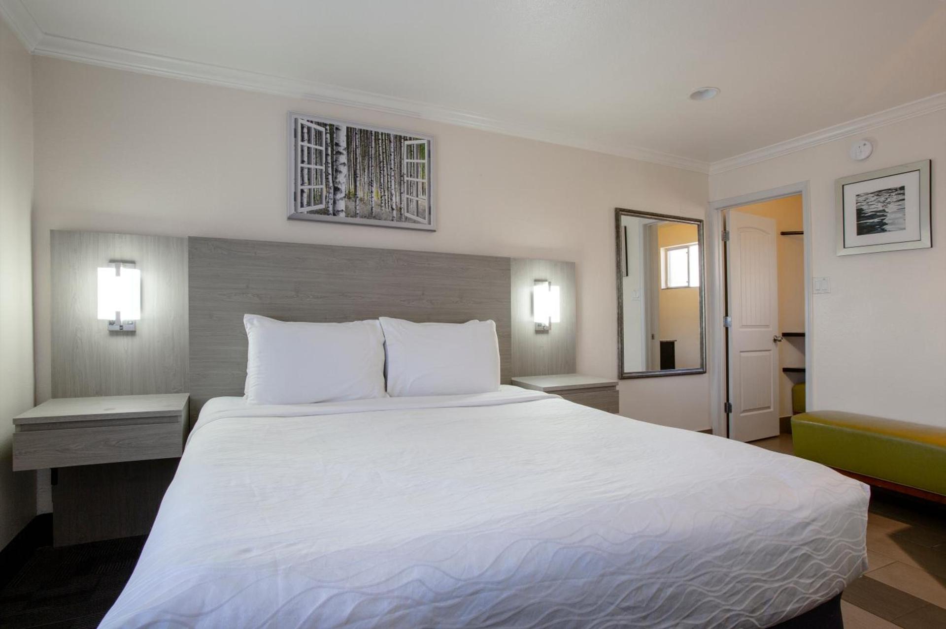 Hotel Aspen Flagstaff/ Grand Canyon InnSuites photo 12