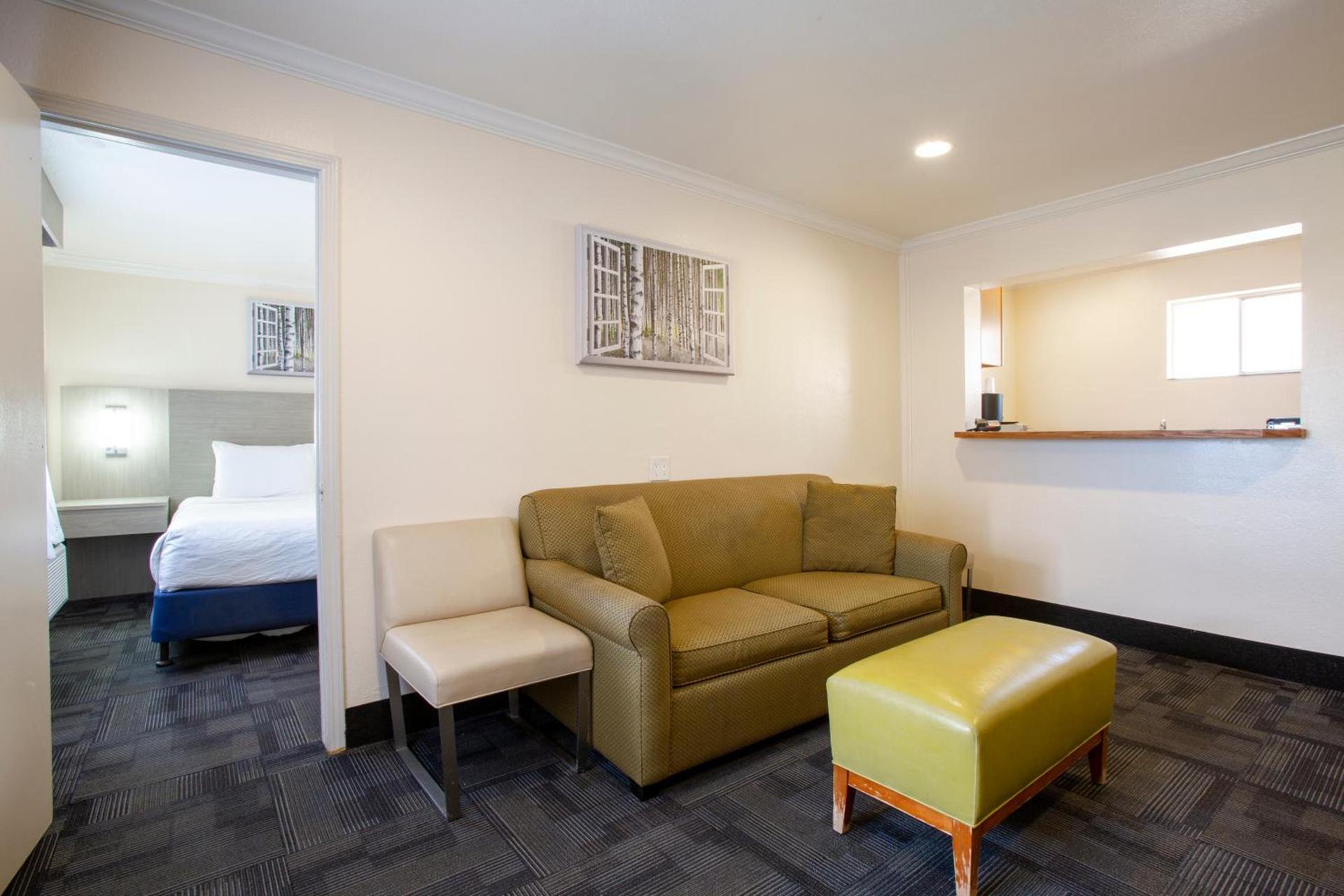 Hotel Aspen Flagstaff/ Grand Canyon InnSuites photo 16