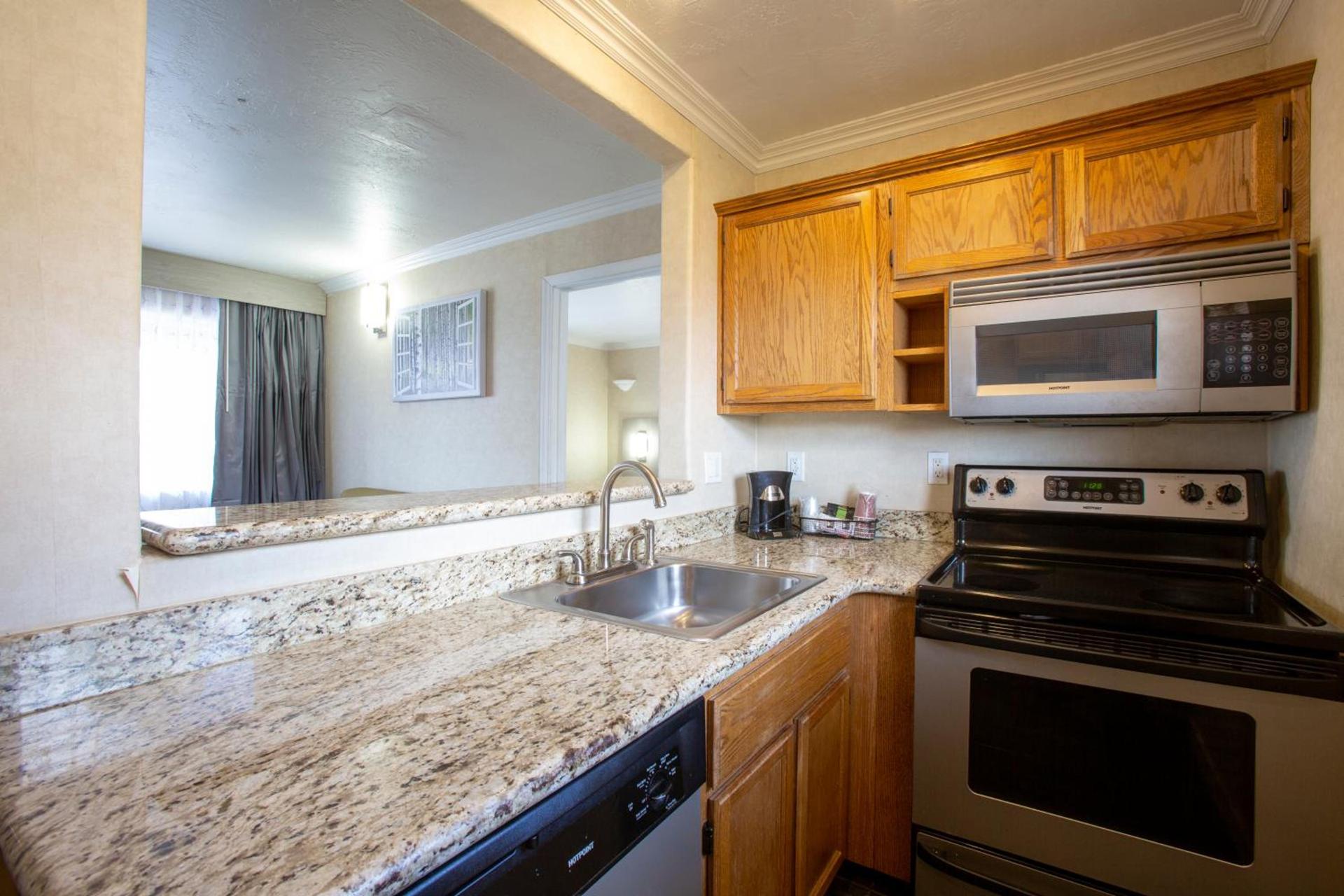Hotel Aspen Flagstaff/ Grand Canyon InnSuites photo 44
