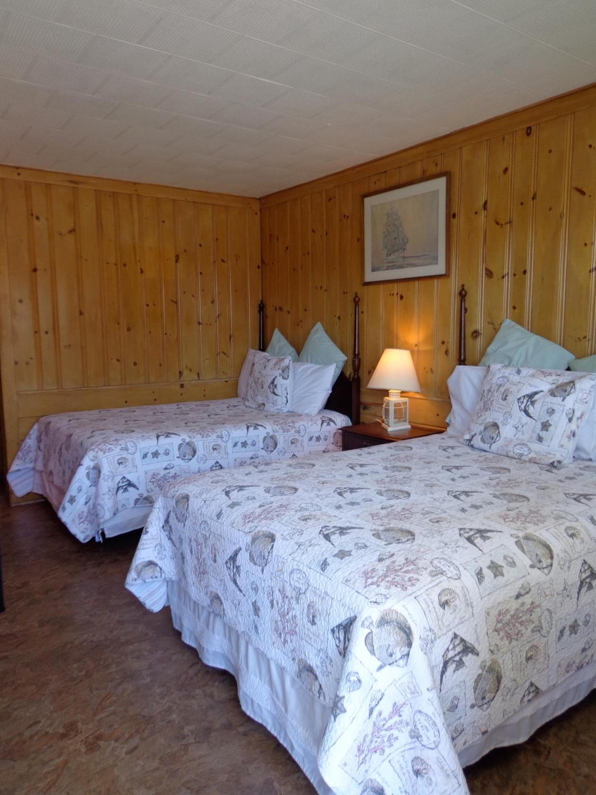 Town & Beach Motel photo 18