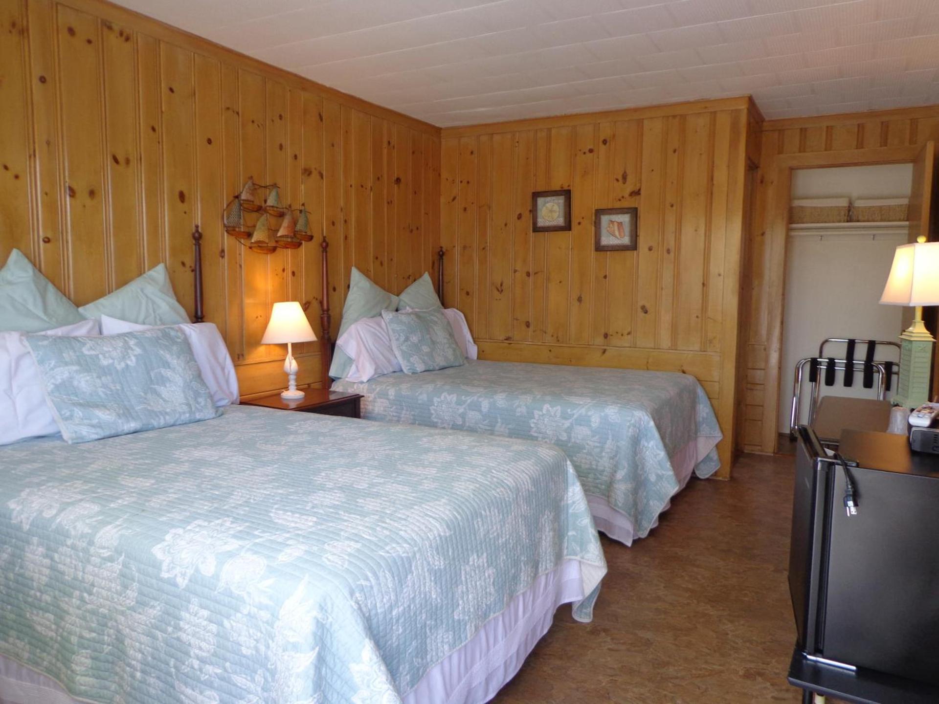 Town & Beach Motel photo 21