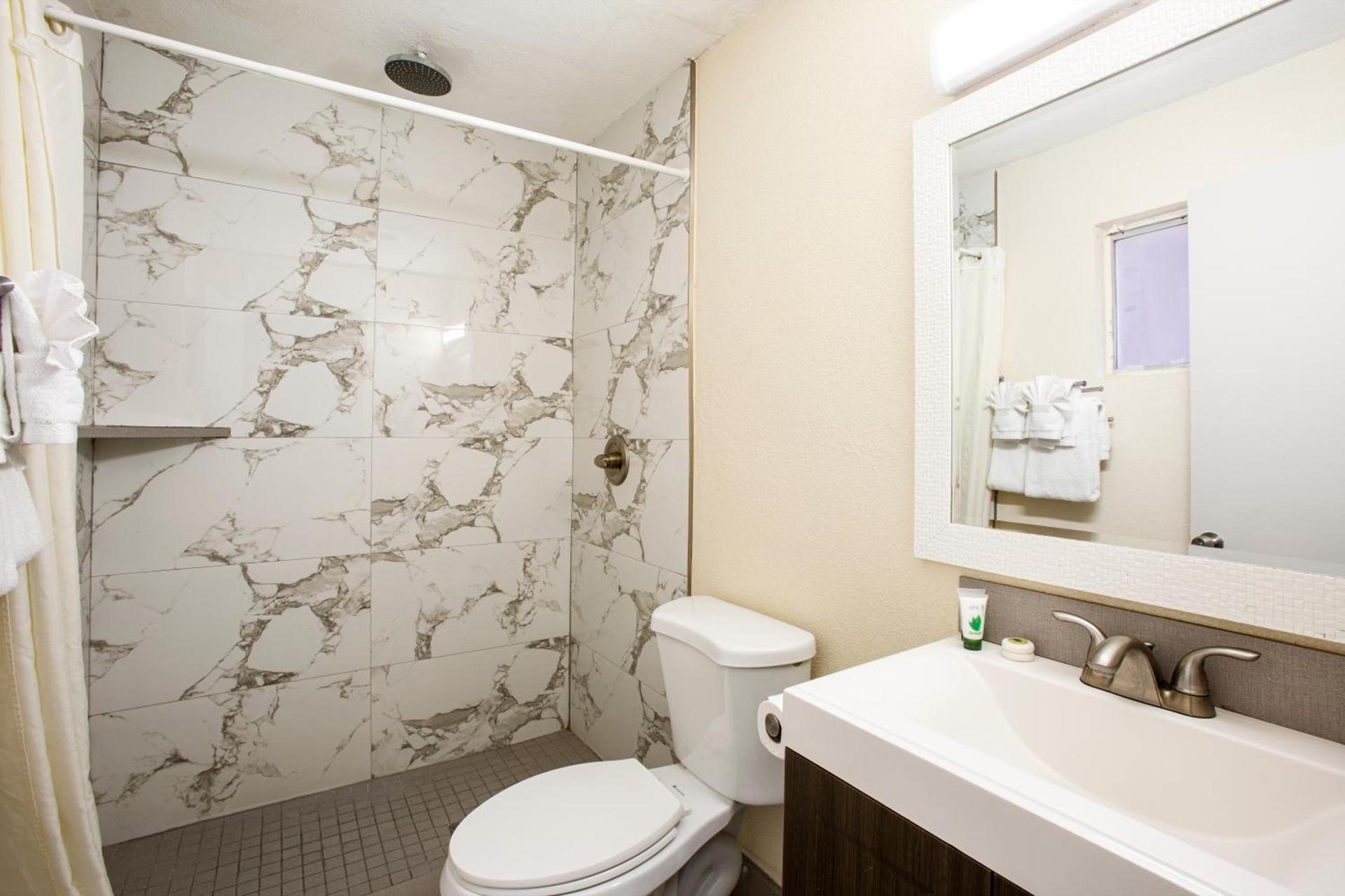 Hotel Aspen Flagstaff/ Grand Canyon InnSuites photo 58