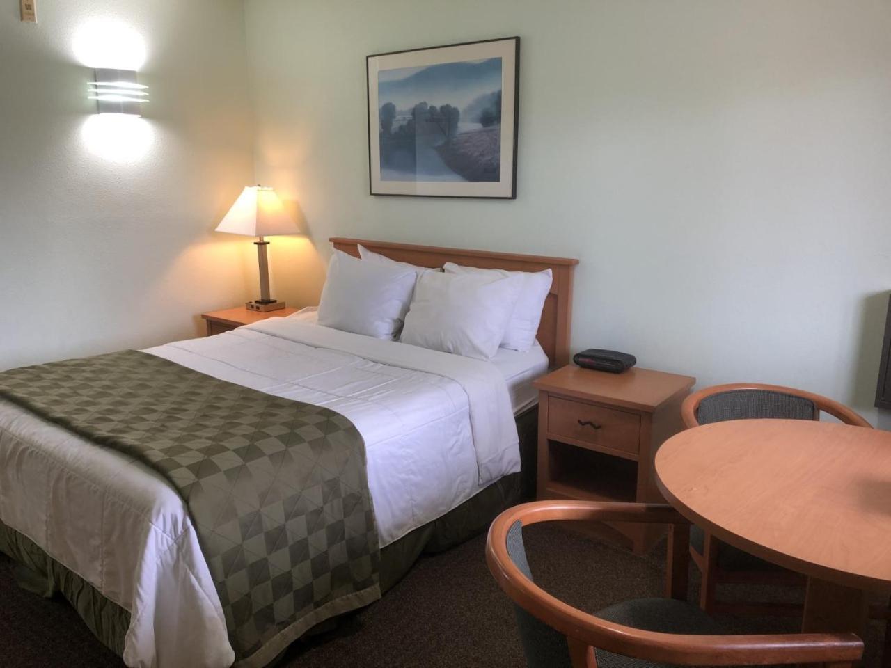 Travelodge by Wyndham Seattle North of Downtown photo 13