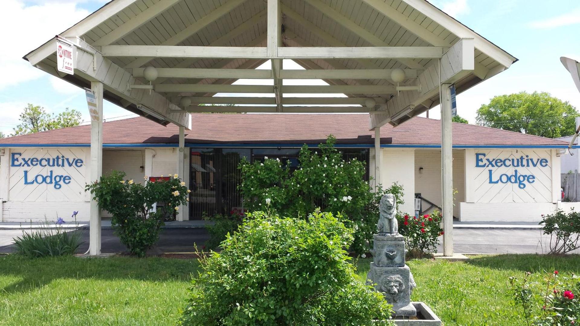 Executive Lodge photo 6
