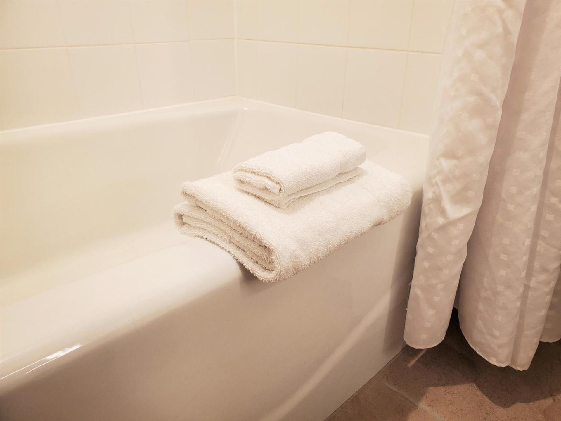 Holiday Inn Express & Suites Cheney by IHG photo 41