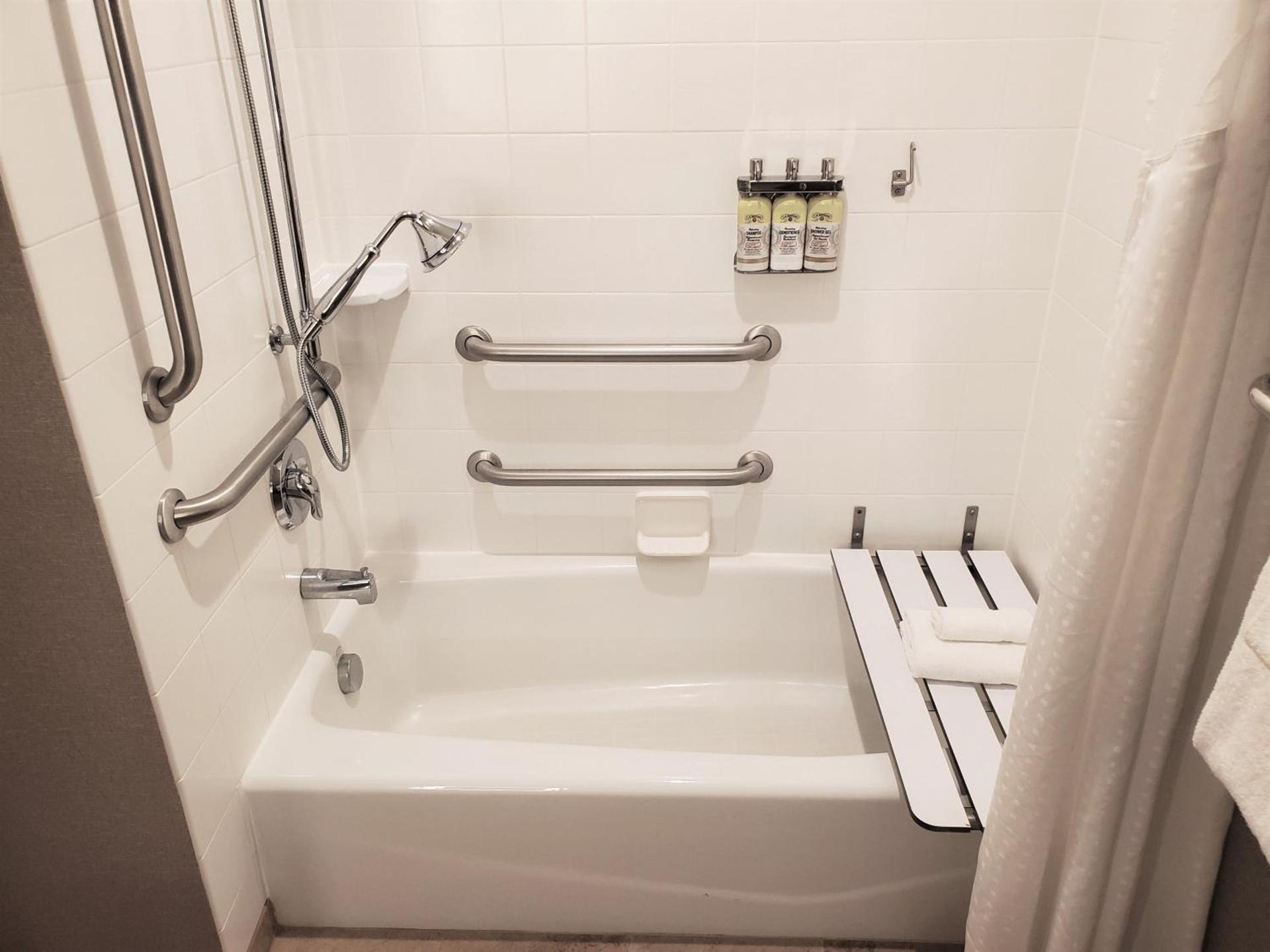 Holiday Inn Express & Suites Cheney by IHG photo 17