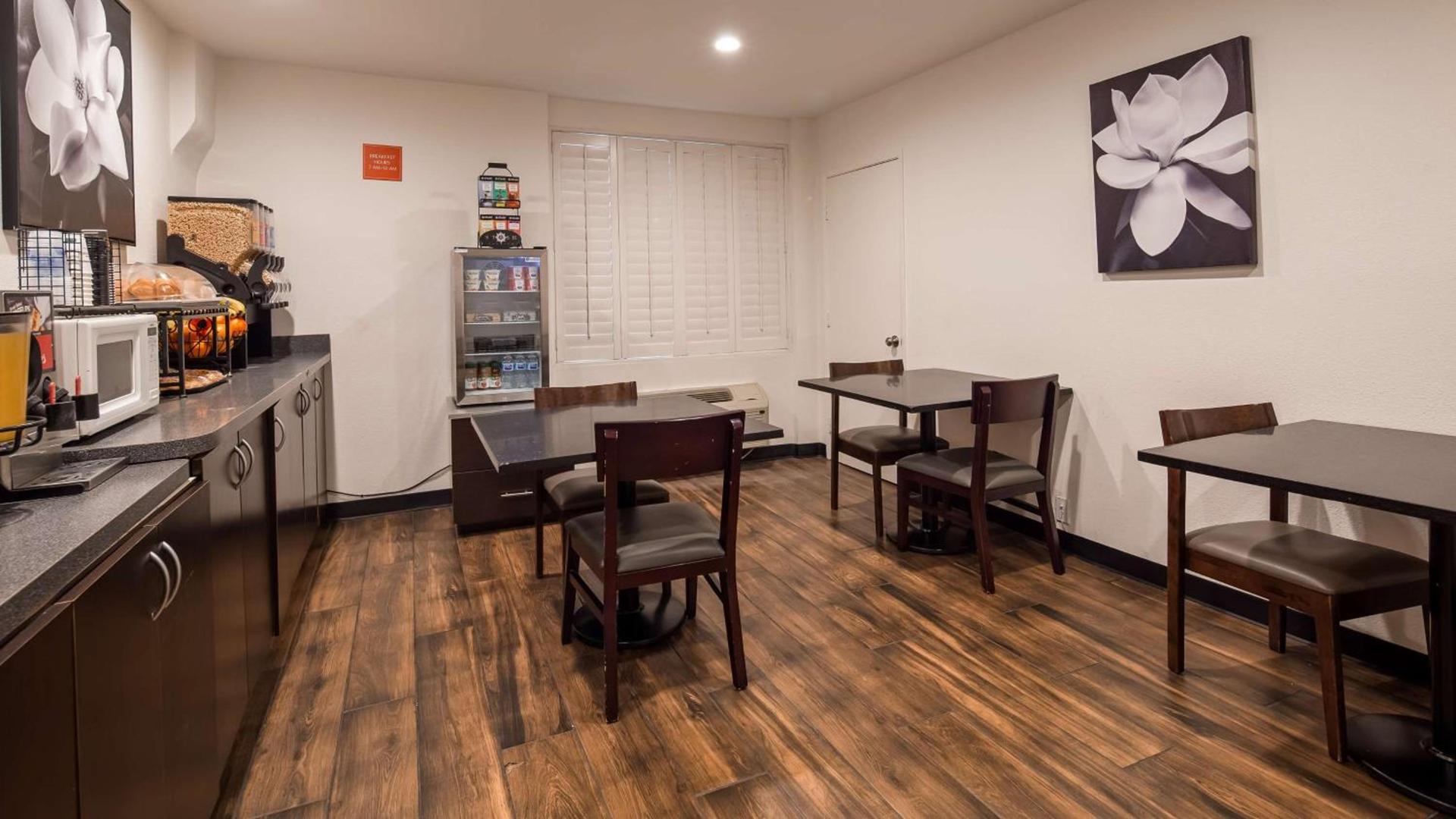 SureStay Hotel by Best Western Beverly Hills West LA photo 25