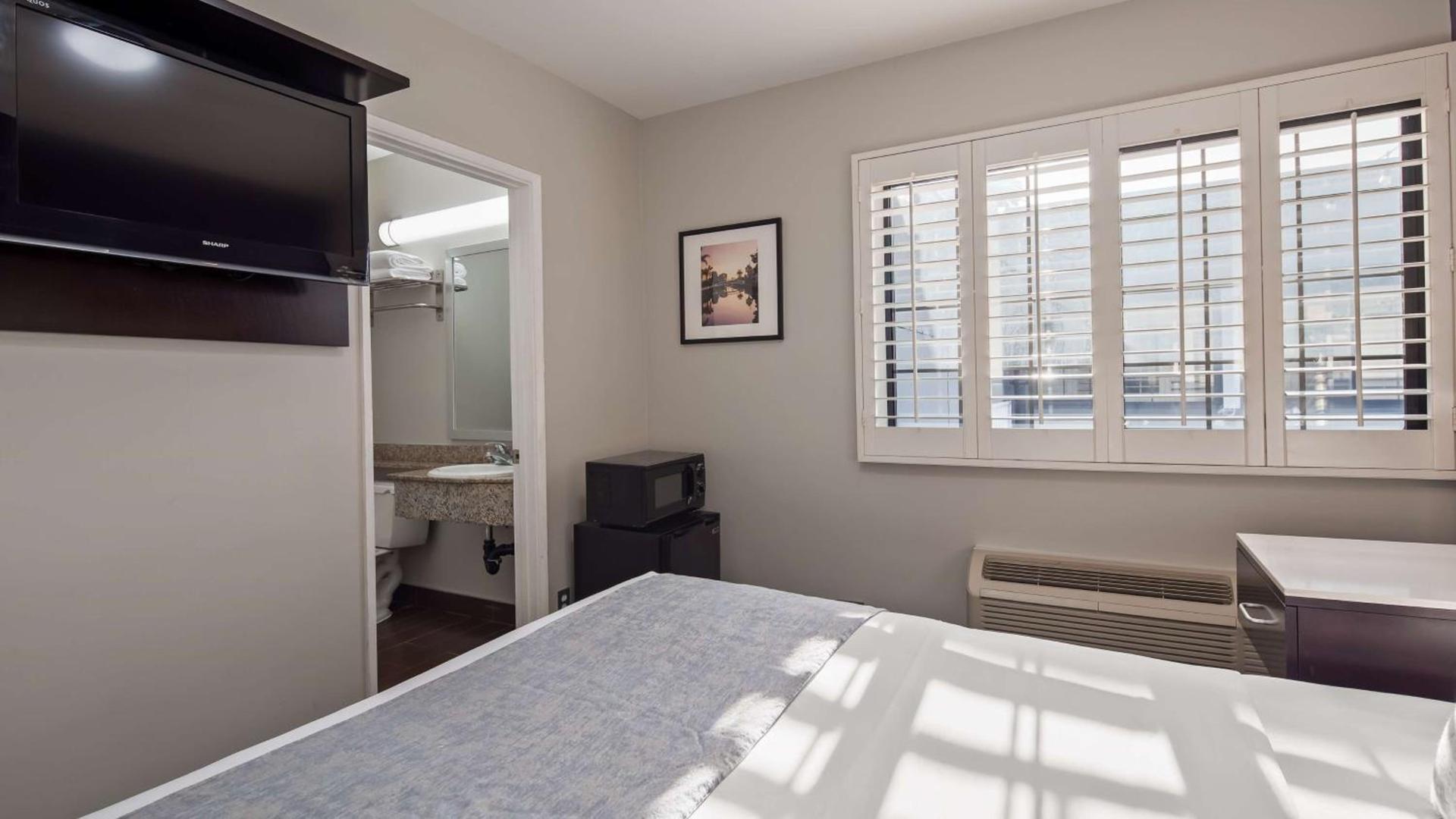 SureStay Hotel by Best Western Beverly Hills West LA photo 9
