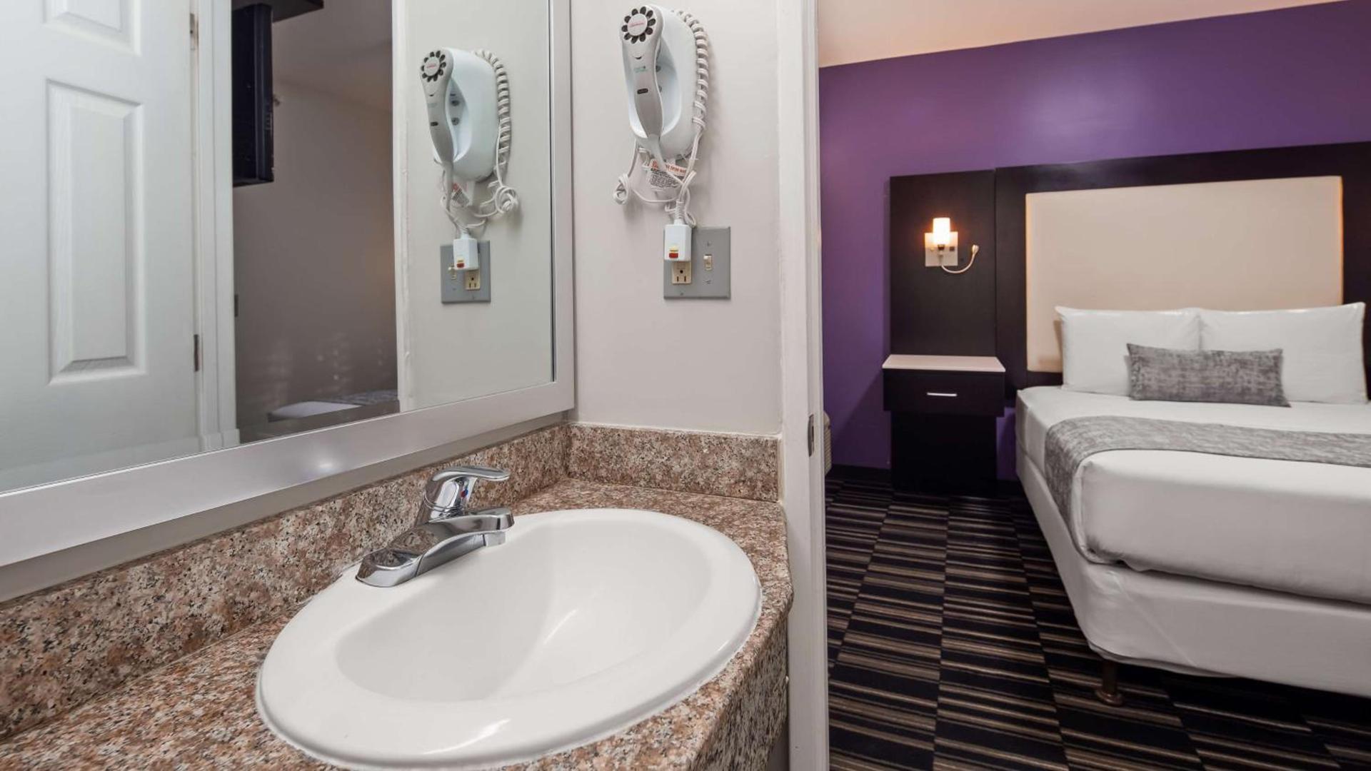 SureStay Hotel by Best Western Beverly Hills West LA photo 10