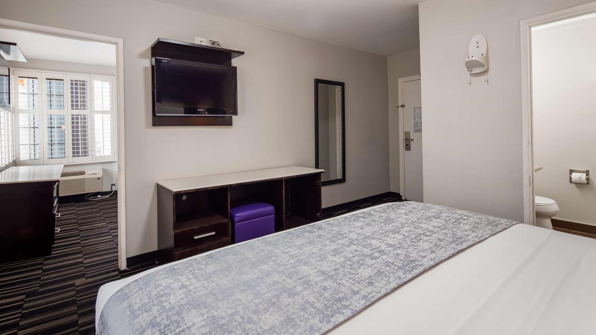 SureStay Hotel by Best Western Beverly Hills West LA photo 17