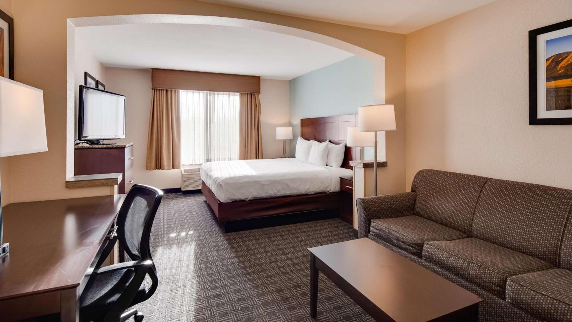 Best Western Plus Gateway Inn & Suites - Aurora photo 24
