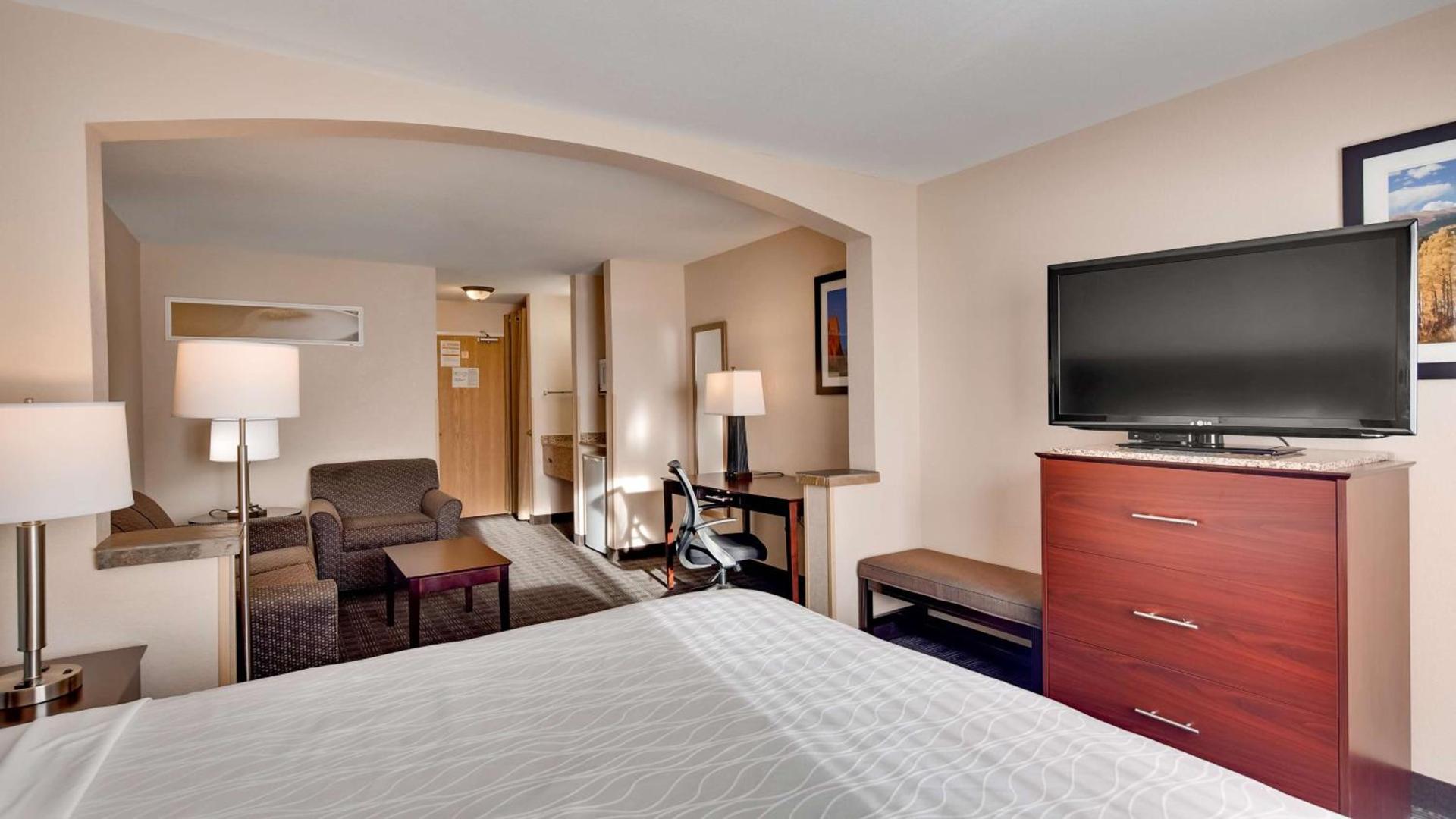 Best Western Plus Gateway Inn & Suites - Aurora photo 26