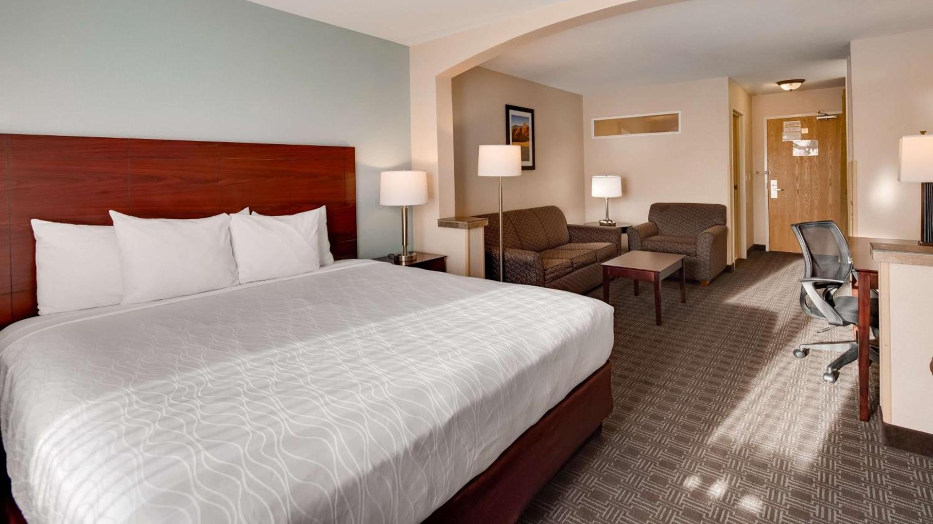 Best Western Plus Gateway Inn & Suites - Aurora photo 25