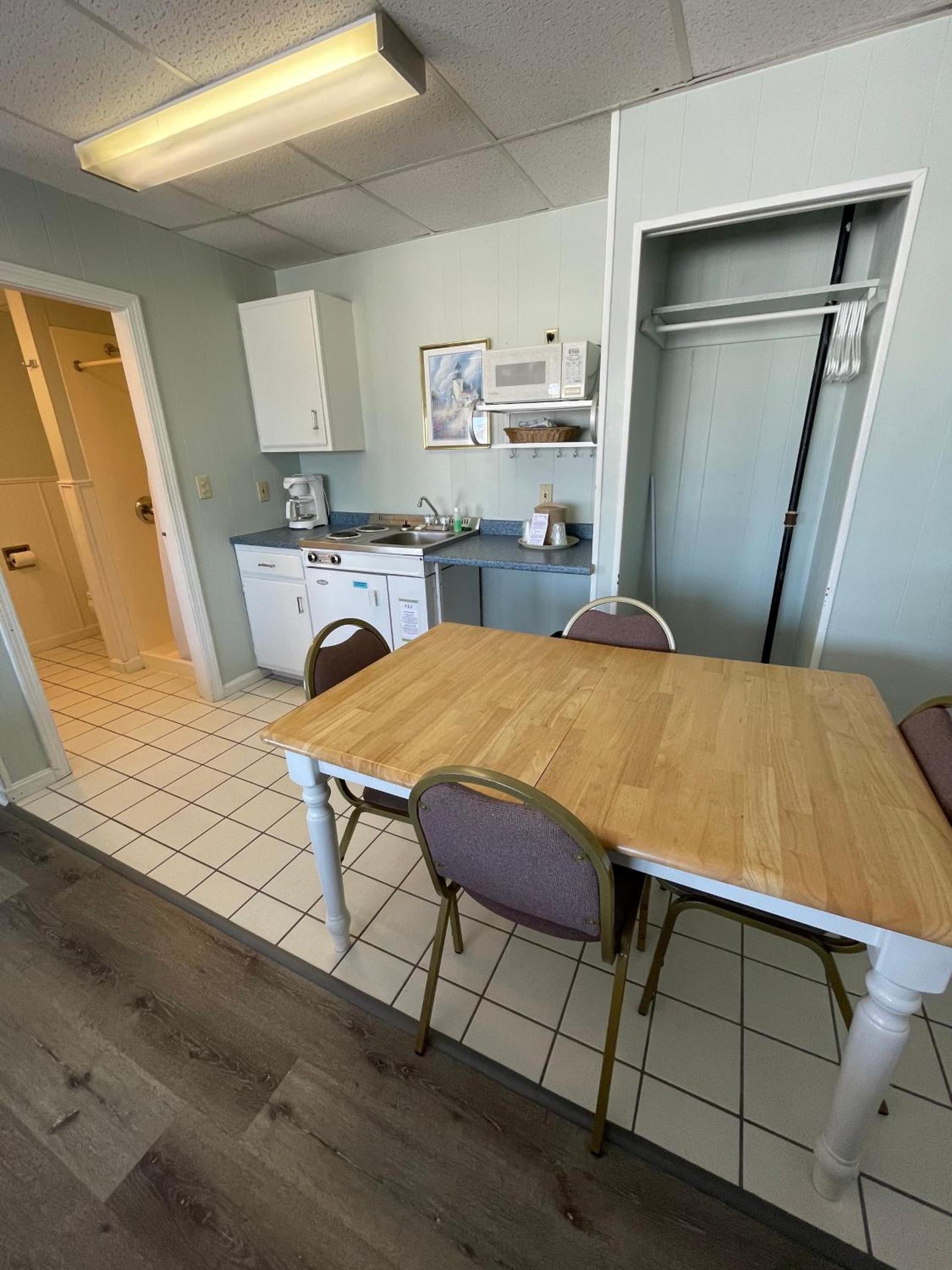 Beau Rivage Motel photo 39