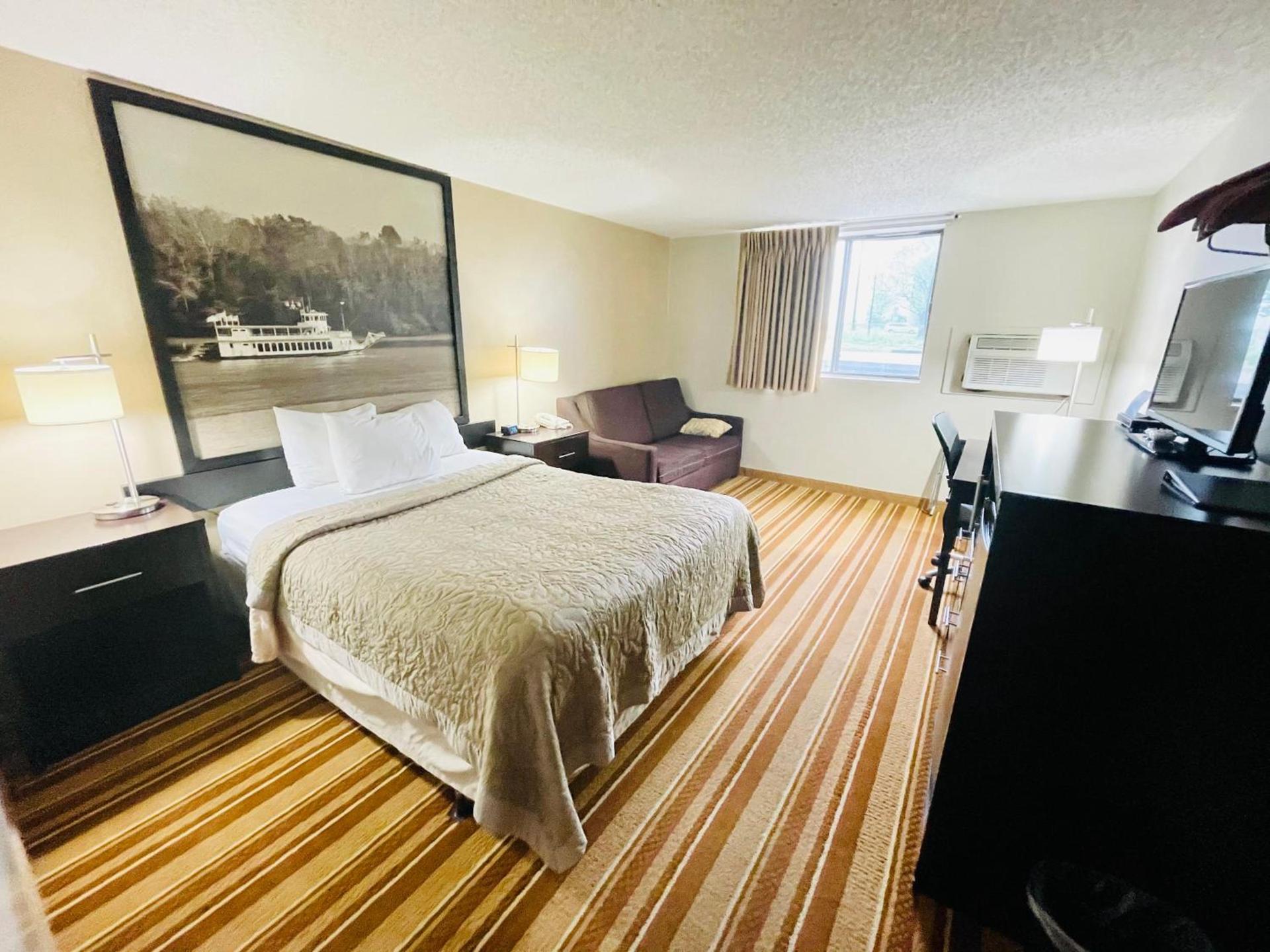 Super 8 by Wyndham Clear Lake photo 8