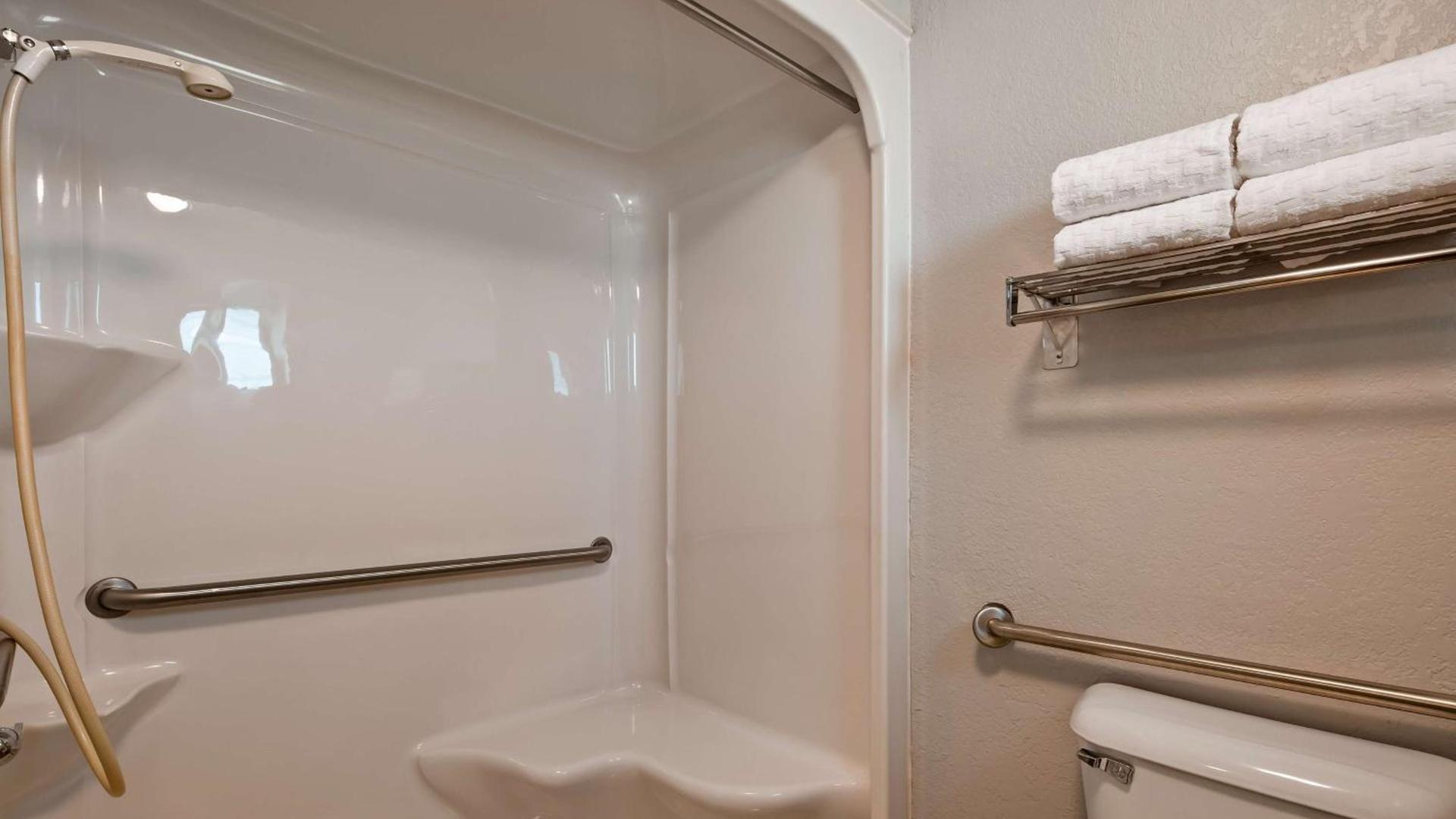 Best Western Thunderbird Motel photo 7